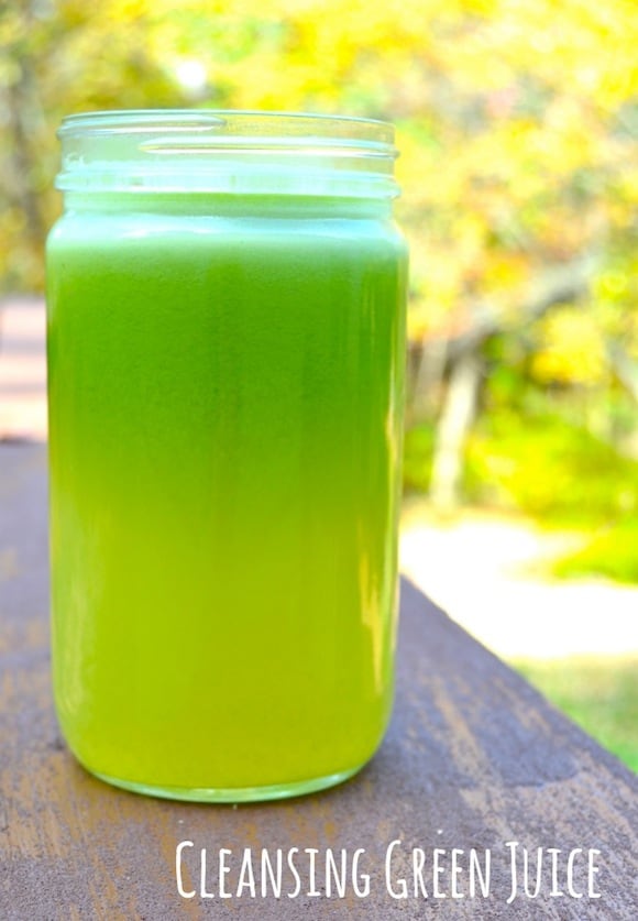 Cleansing Green Juice Recipe with cucumbers and romaine lettuce