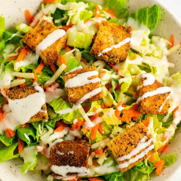 Easy and delicious homemade croutons. So simple and taste amazing! #croutons #homemade #salad