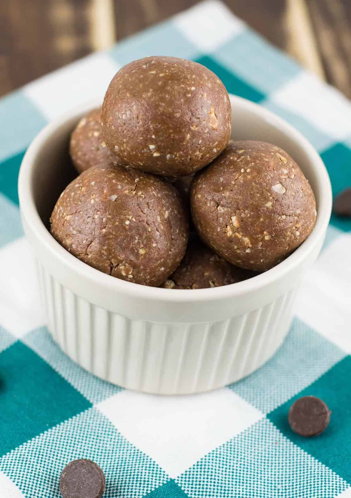 chocolate peanut butter protein balls