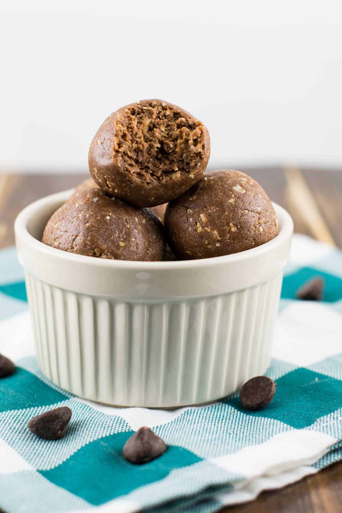 Chocolate Peanut Butter Protein Balls Recipe - Build Your Bite