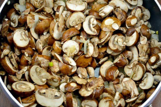mushrooms with garlic and onion