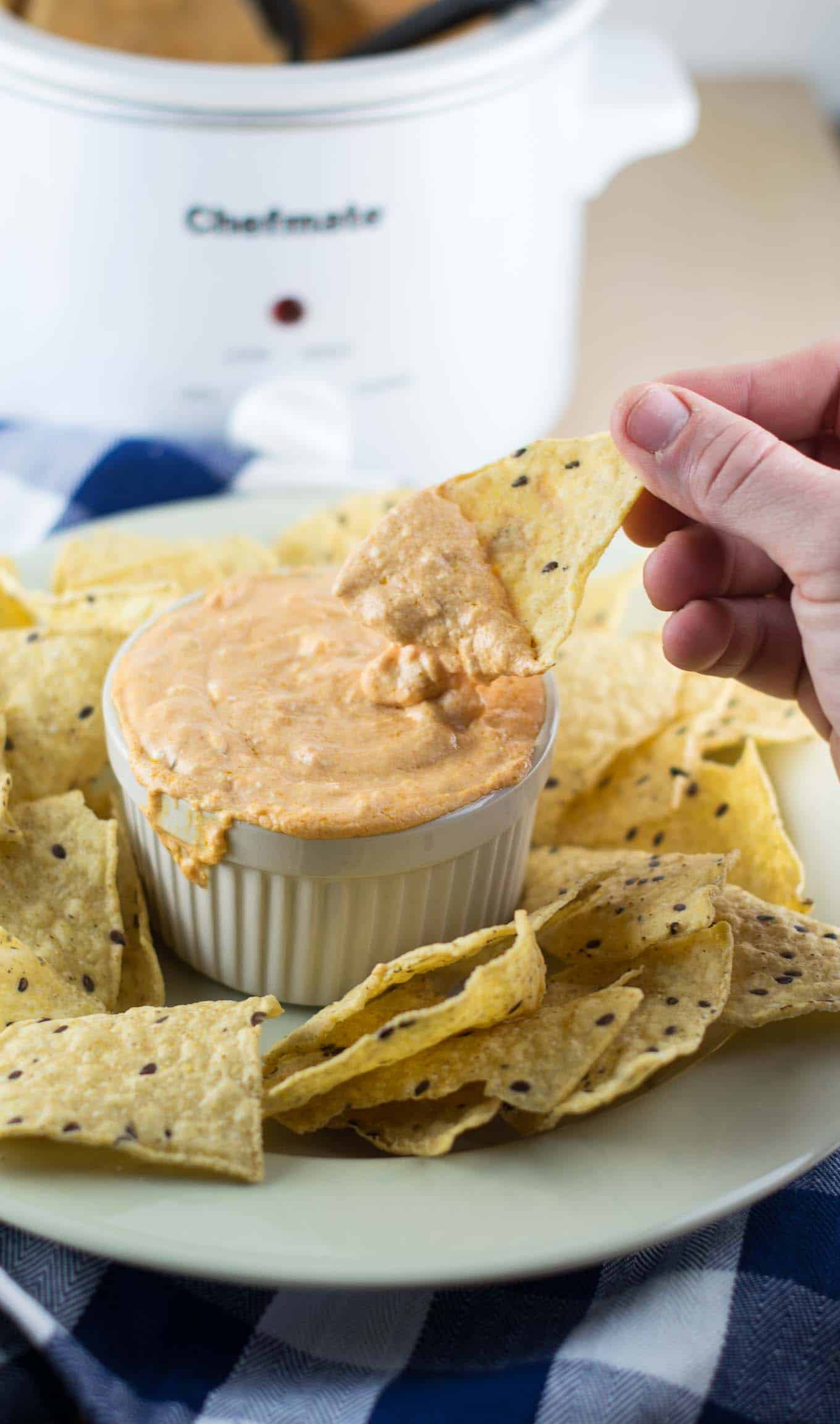 creamy queso cheese dip