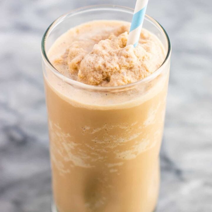 Easy frozen coffee recipe. Make this at home instead of spending $5 at starbucks! So easy and tastes like a treat! #frozencoffee #coffeerecipe #coffee #icedcoffee