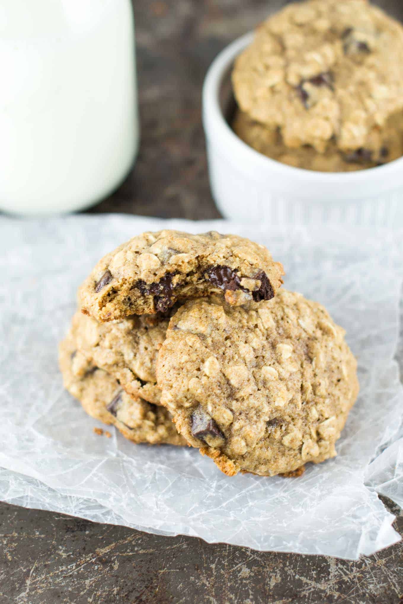 healthy oatmeal chocolate chunk cookies