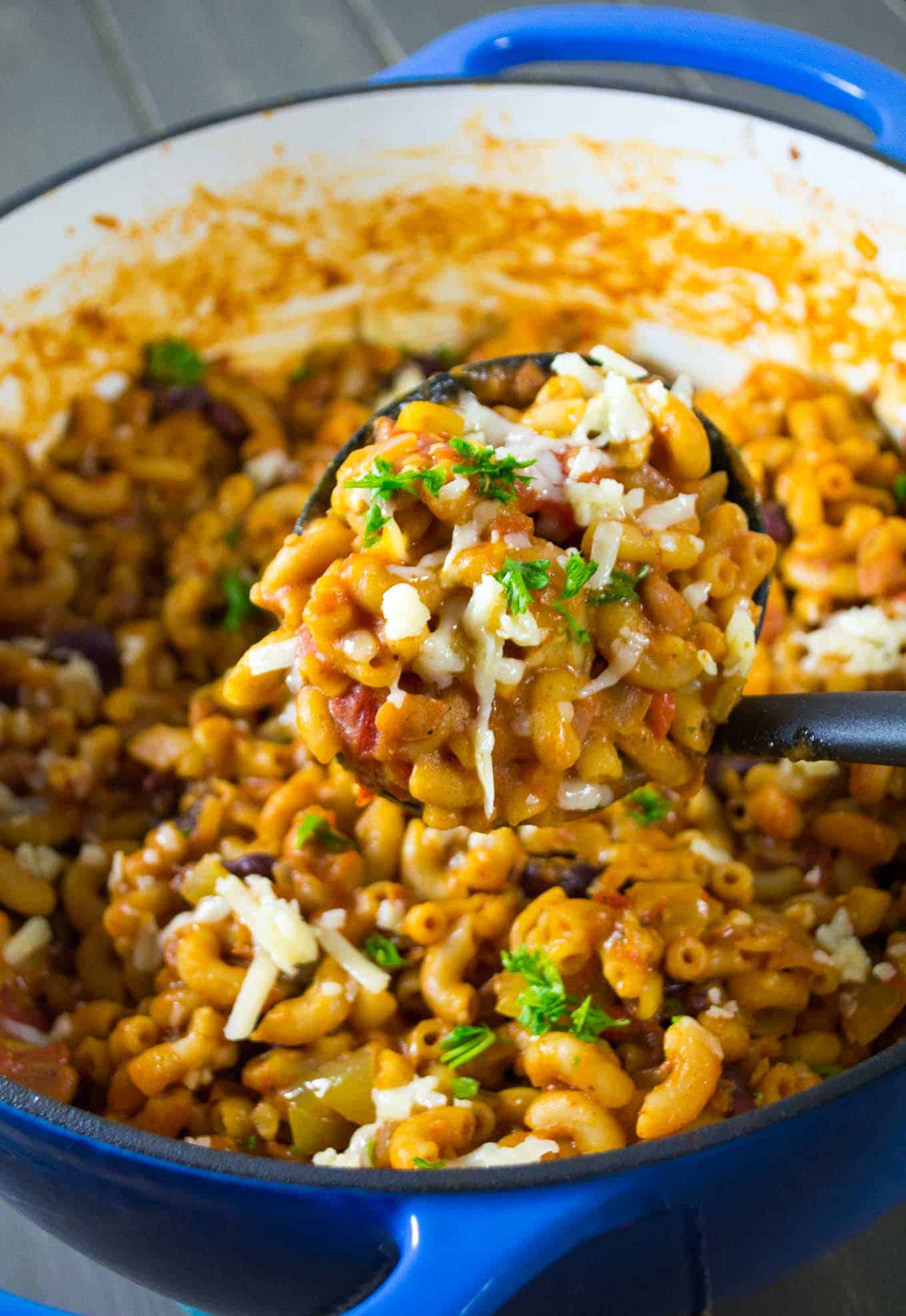 one pot vegetarian chili mac