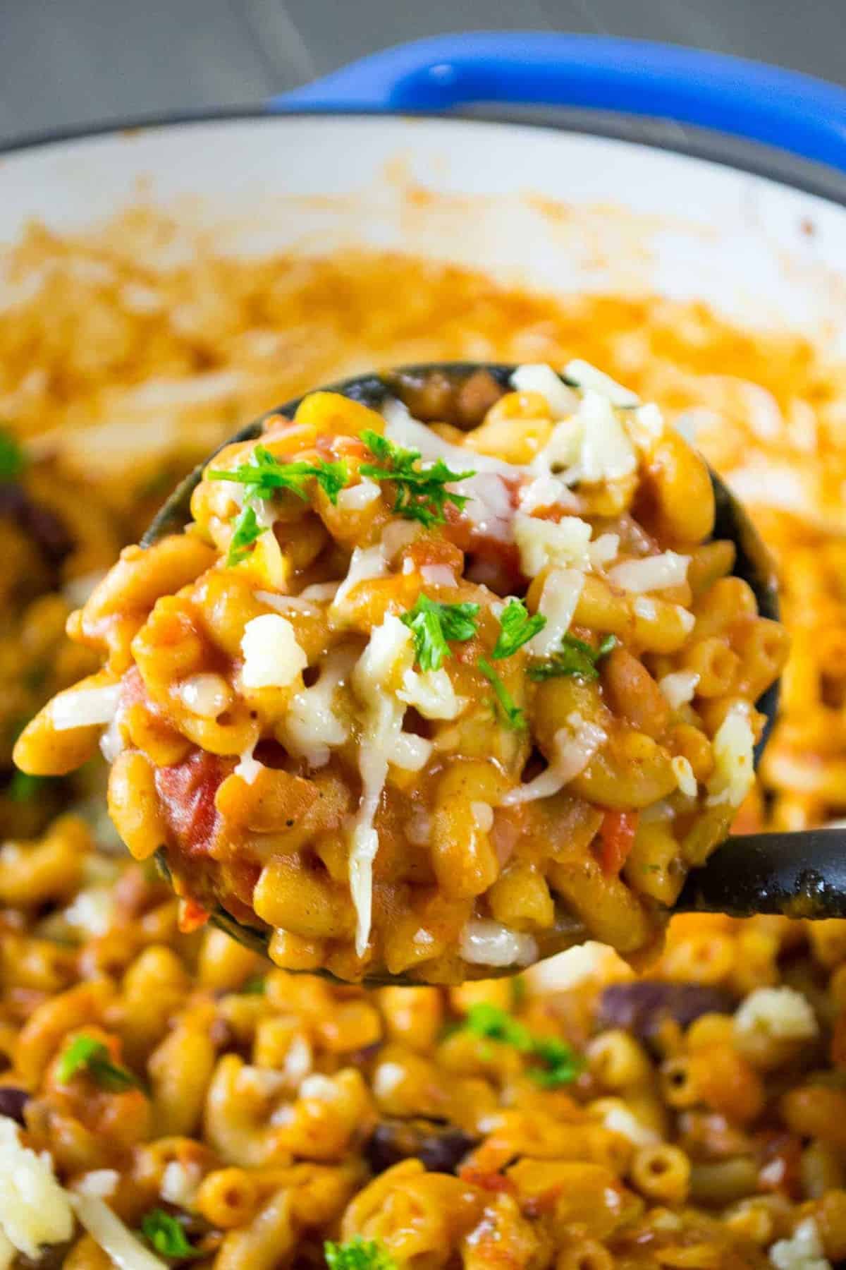 one pot vegetarian chili mac