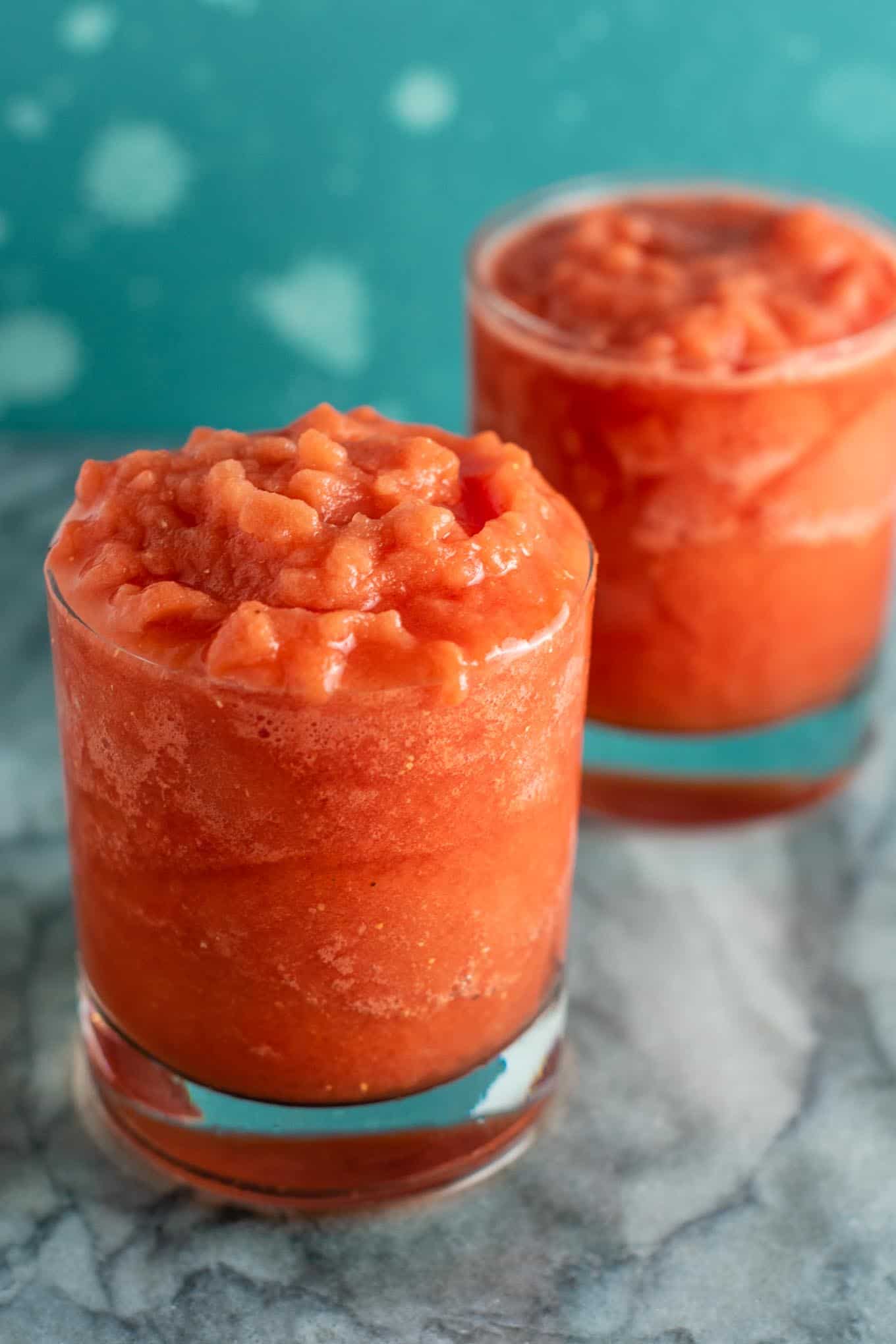 Frozen watermelon drink – healthy and refreshing summer drink! Made with just fresh lime, frozen watermelon, coconut water, and pure maple syurp. #frozenwatermelon #watermelondrink #summerdrink #healthy #coconutwater #lime #watermelonlime