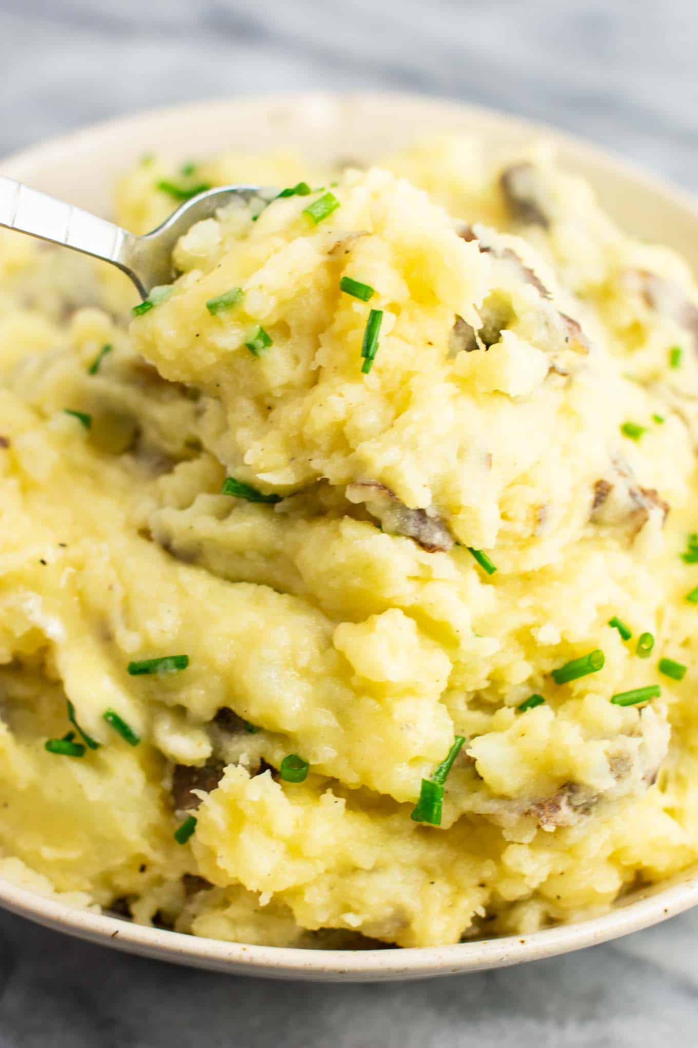 vegan mashed potatoes in a bowl