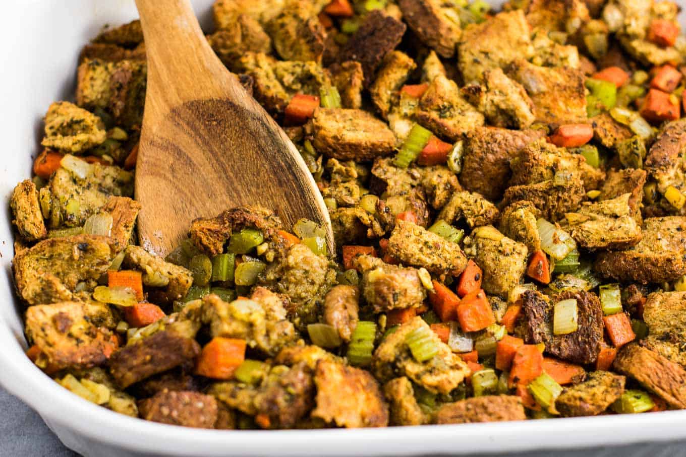 Vegan Stuffing voor Thanksgiving -. #vegan #stuffing #thanksgiving #veganrecipe #vegetarian #thanksgivingstuffing #glutenfree