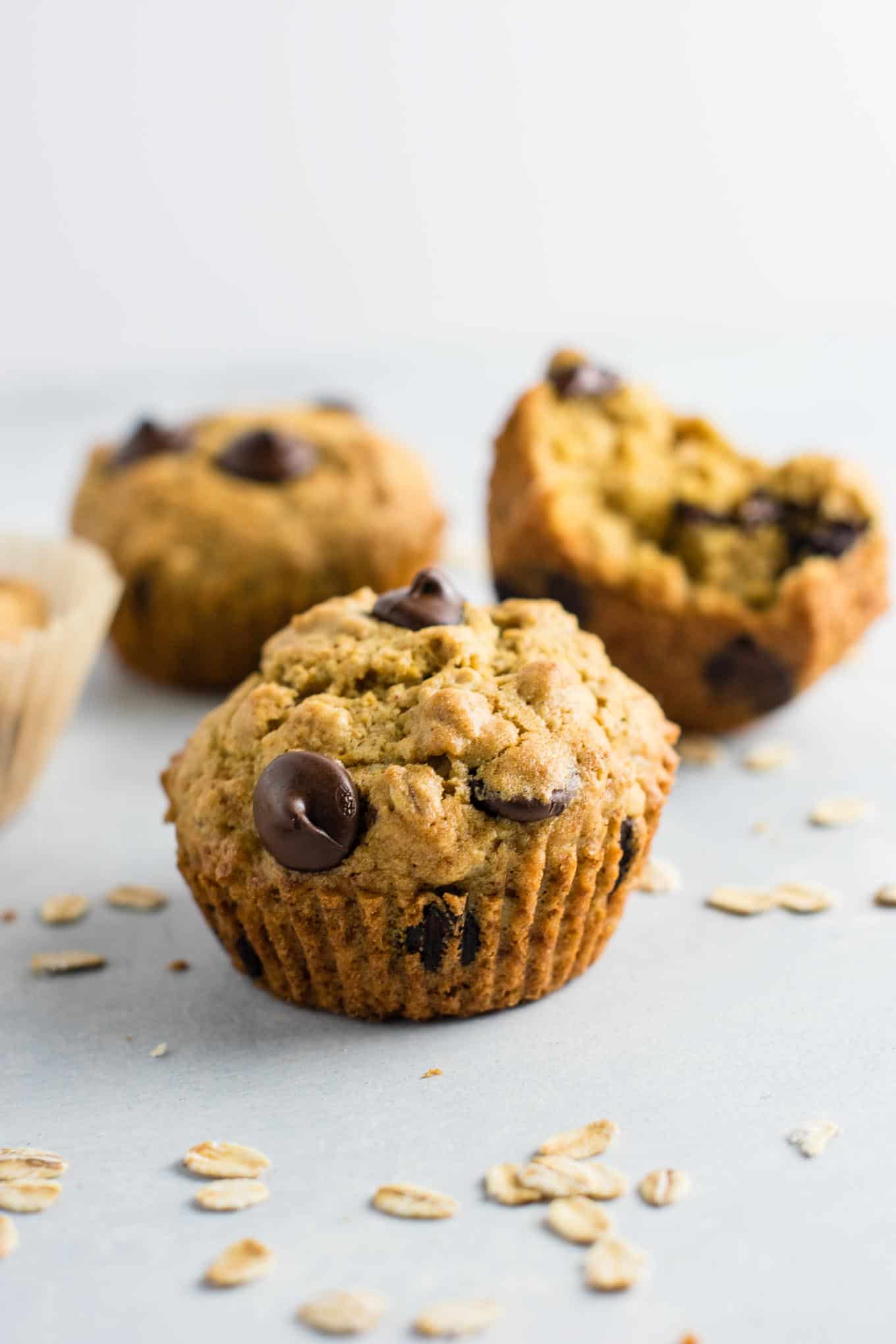 Oatmeal chocolate chip cookie muffins - breakfast that tastes like dessert! #chocolatechipmuffins #healthy #breakfast #wholewheat #oatmealchocolatechip