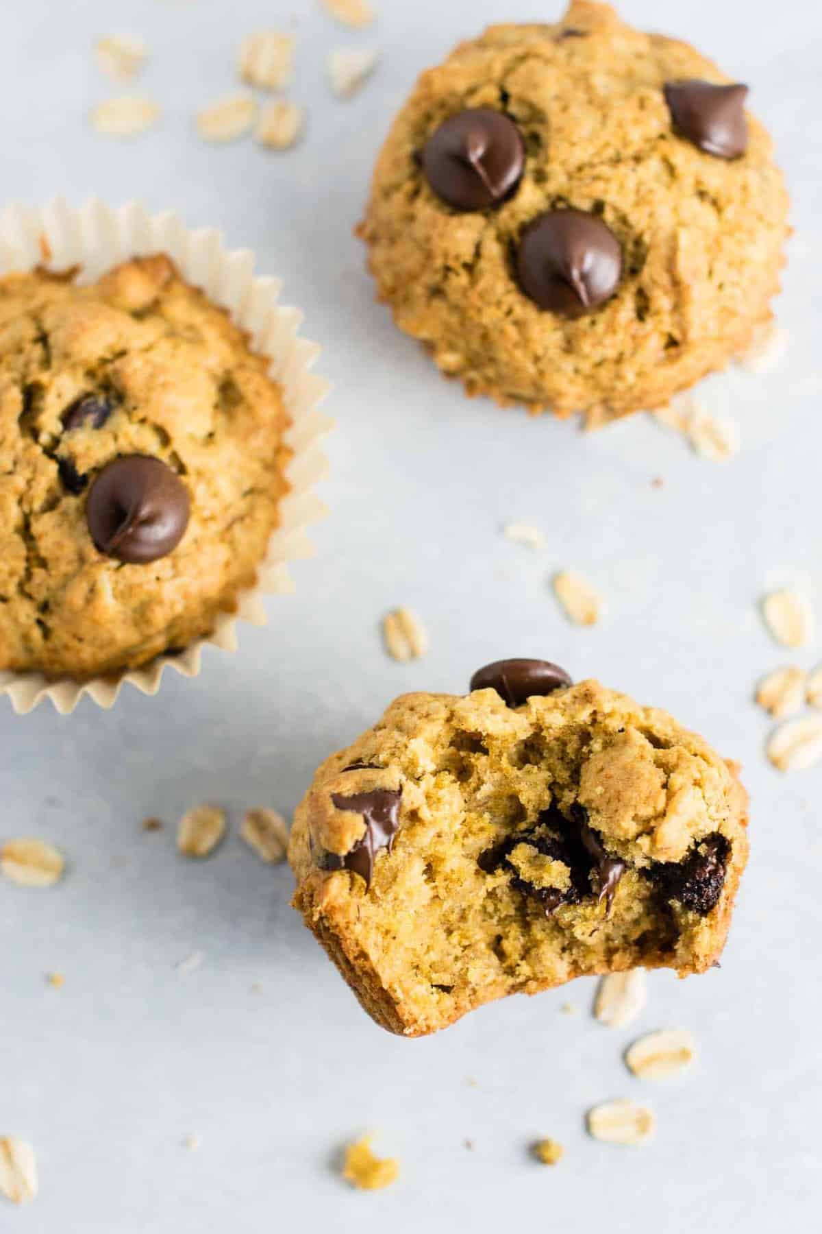 Oatmeal chocolate chip cookie muffins - breakfast that tastes like dessert! #chocolatechipmuffins #healthy #breakfast #wholewheat #oatmealchocolatechip