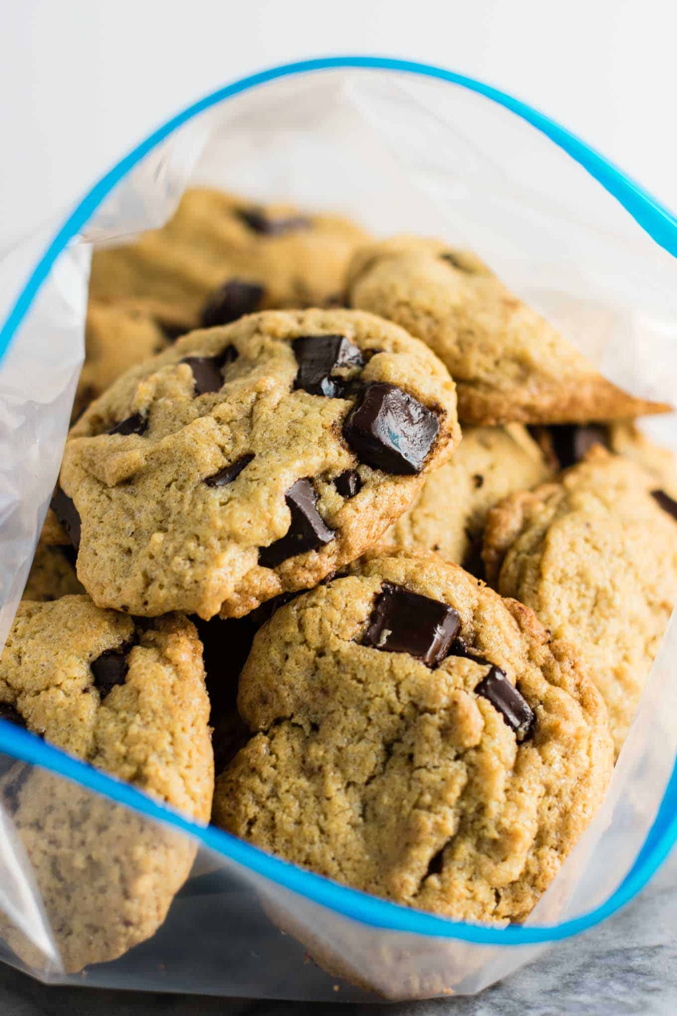 the BEST homemade chocolate chunk cookies! #cookies #chocolatechunk #desserts #dairyfree #wholewheat