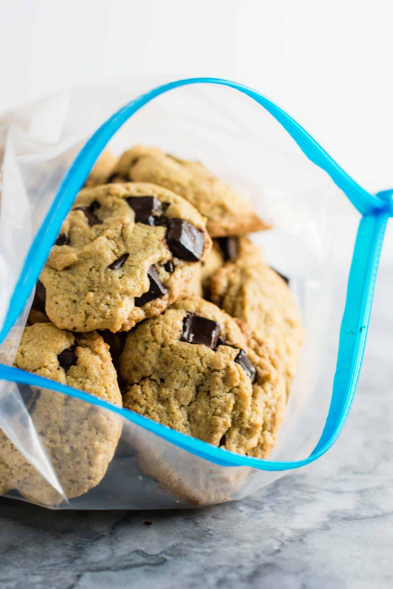 the BEST homemade chocolate chunk cookies! #cookies #chocolatechunk #desserts #dairyfree #wholewheat