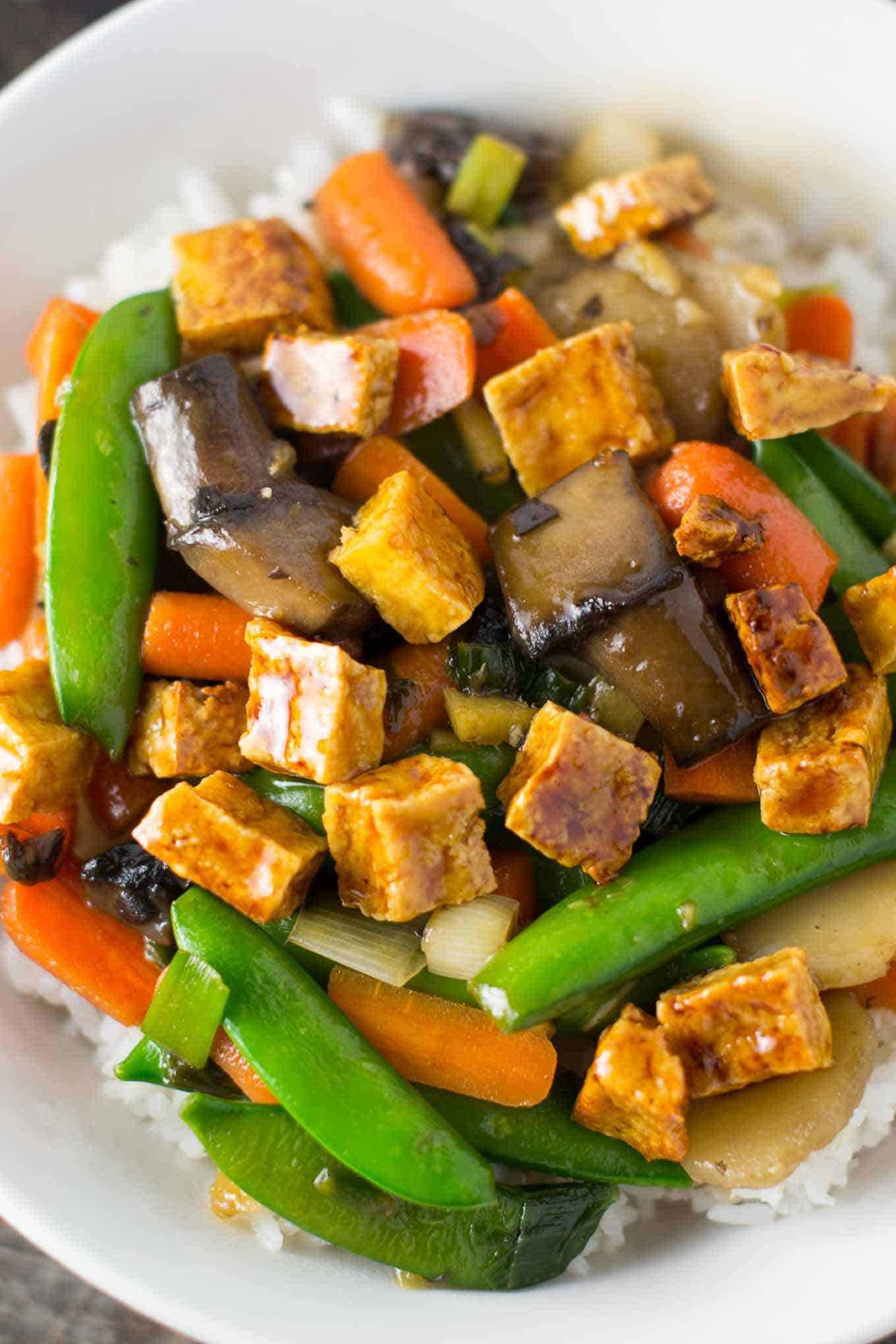 the best stir fry you'll ever eat. Honey ginger tofu stir fry with hmoemade sesame honey garlic sauce. recipe via @buildyourbite