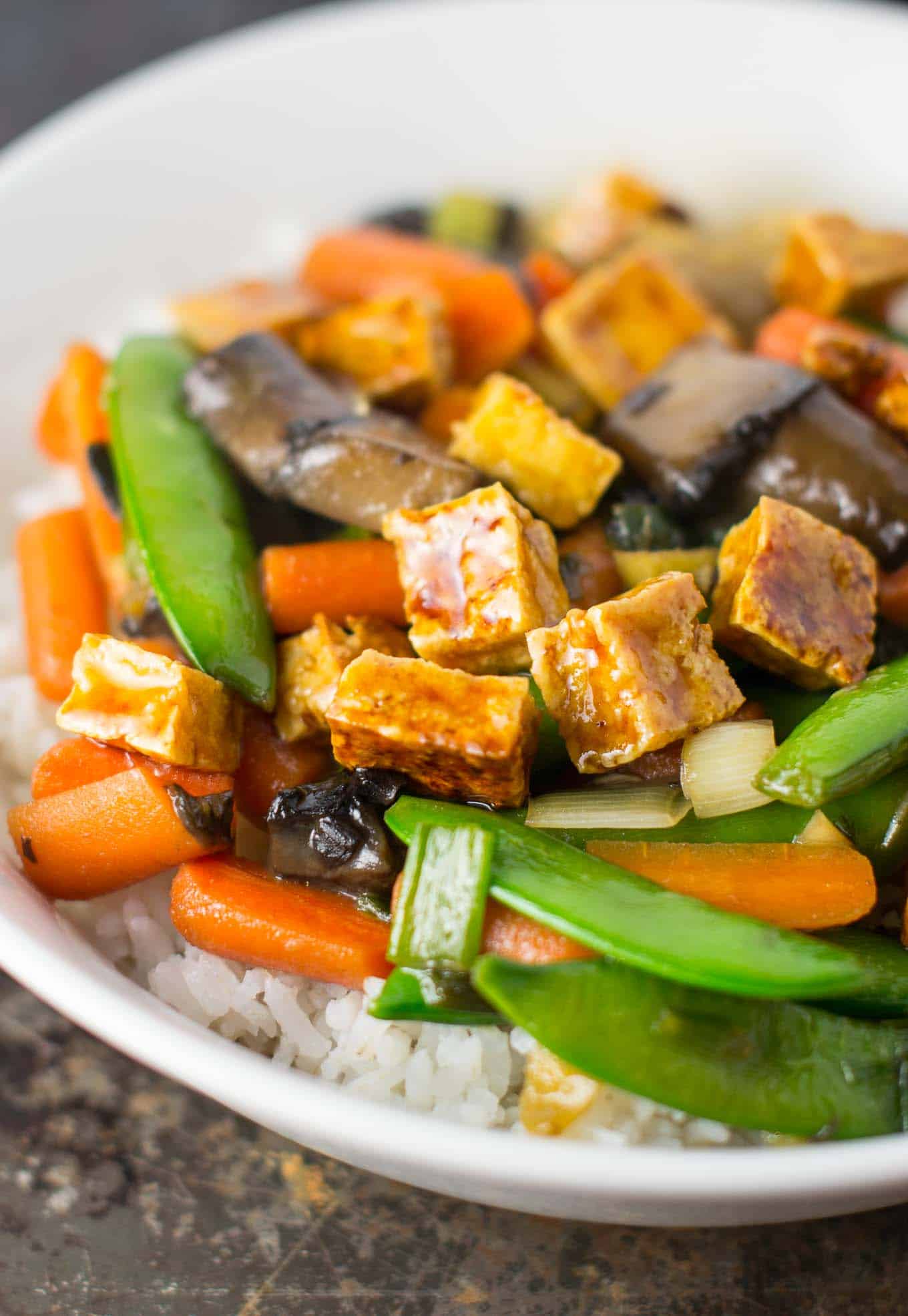 the best stir fry you'll ever eat. Honey ginger tofu stir fry with hmoemade sesame honey garlic sauce. recipe via @buildyourbite