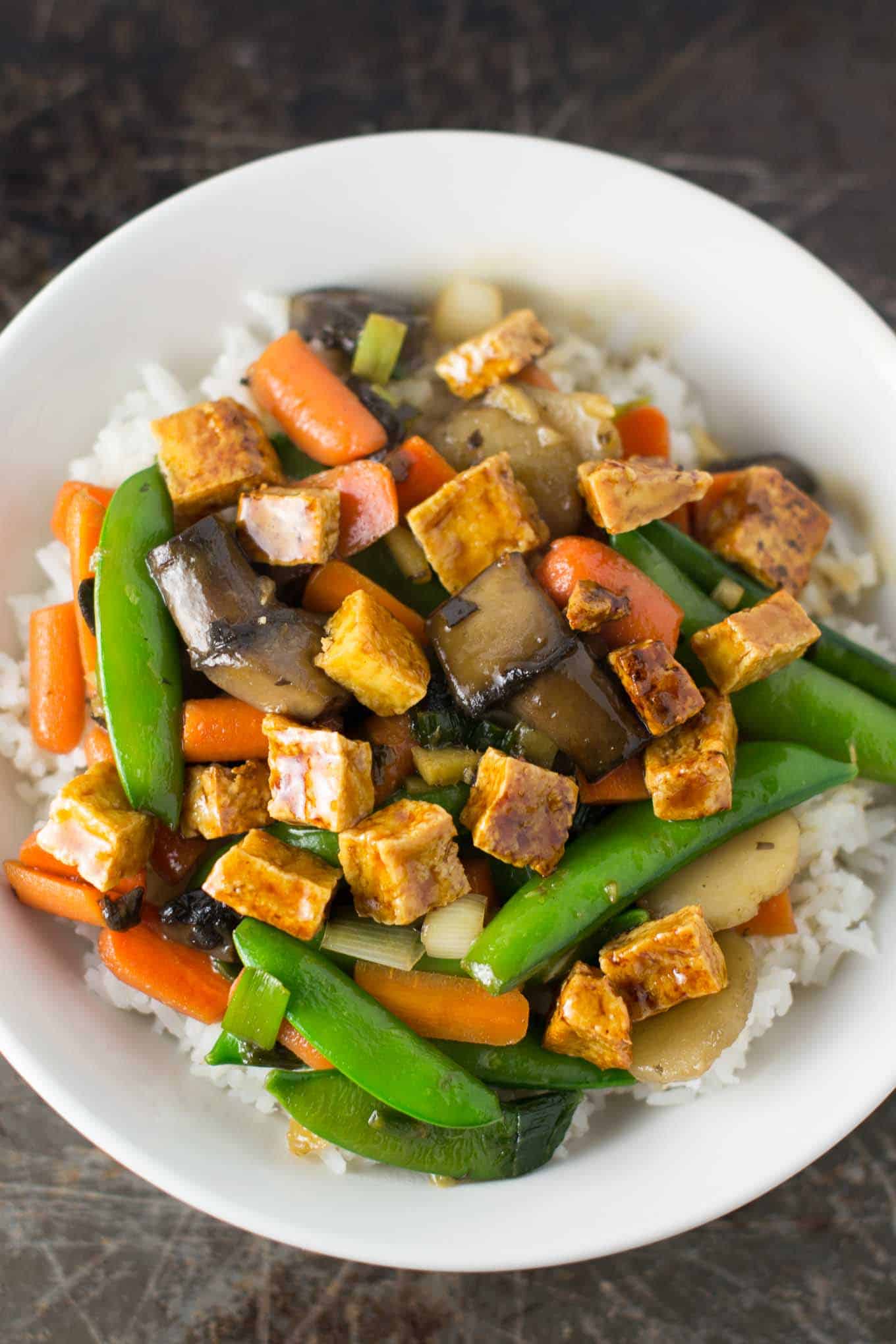 the best stir fry you'll ever eat. Honey ginger tofu stir fry with hmoemade sesame honey garlic sauce. recipe via @buildyourbite