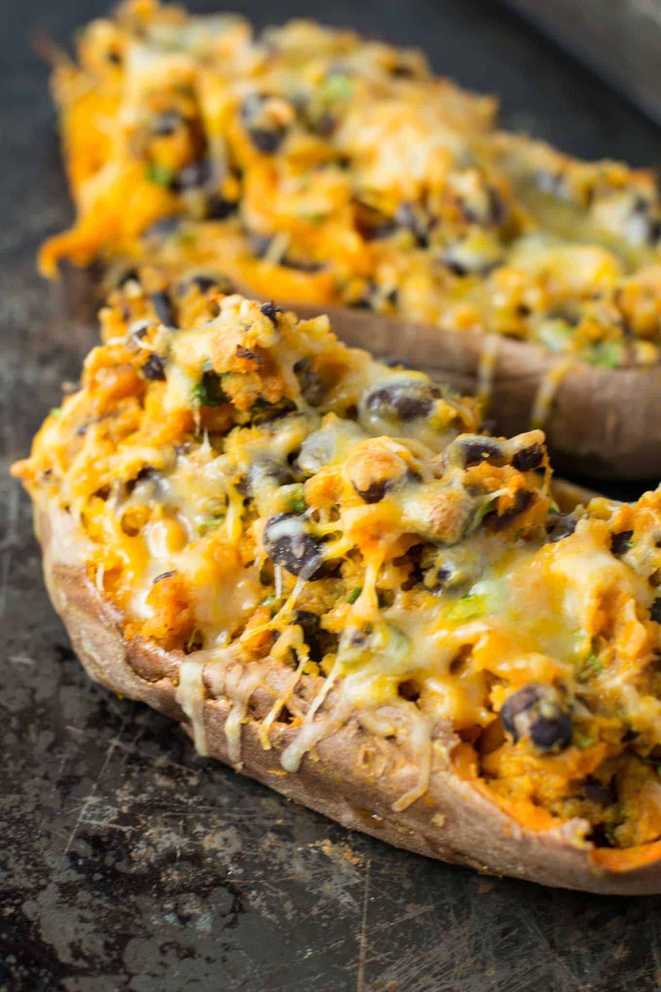 vegetarian mexican stuffed sweet potatoes recipe via @buildyourbite