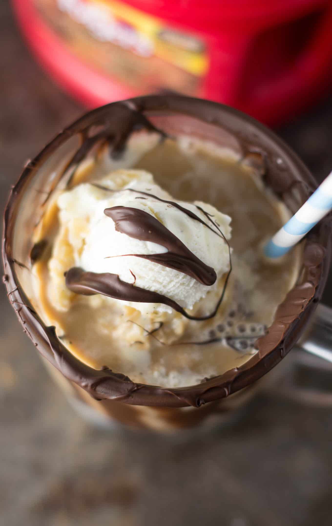 cold brew coffee floats - recipe via @buildyourbite