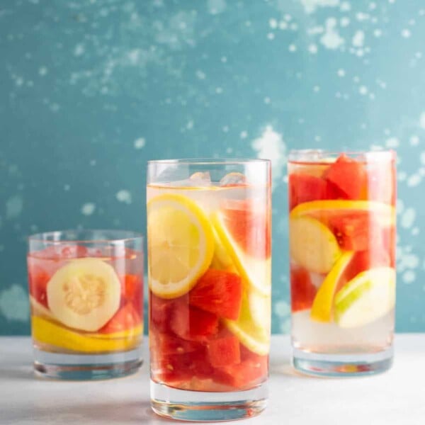 Watermelon detox water recipe with cucumbers and lemon #detoxwater #watermelon #watermelondetox #watermelonwater #vegan #drinks #healthy