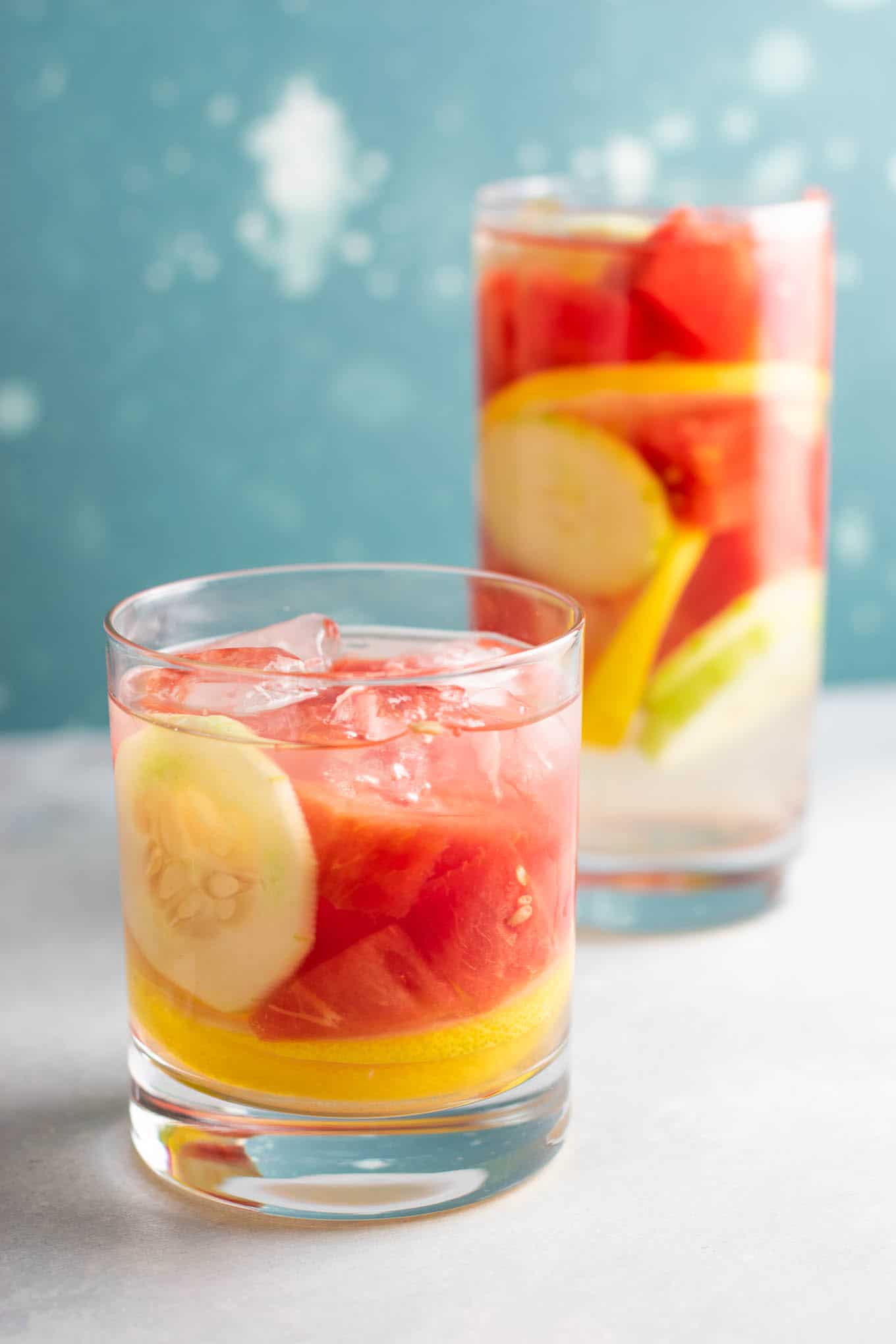 How to make watermelon water with cucumbers and lemon #detoxwater #watermelon #watermelondetox #watermelonwater #vegan #drinks #healthy