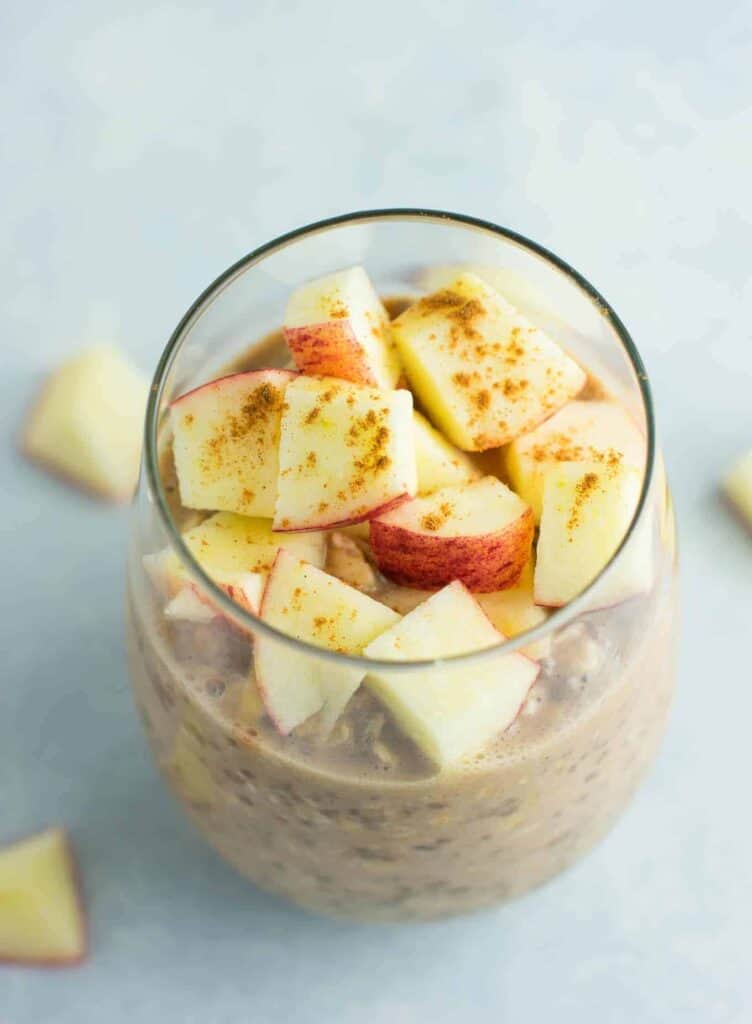 This Apple Cinnamon Overnight Oats recipe made in less than 5 minutes and naturally gluten free, dairy free, and vegan.
