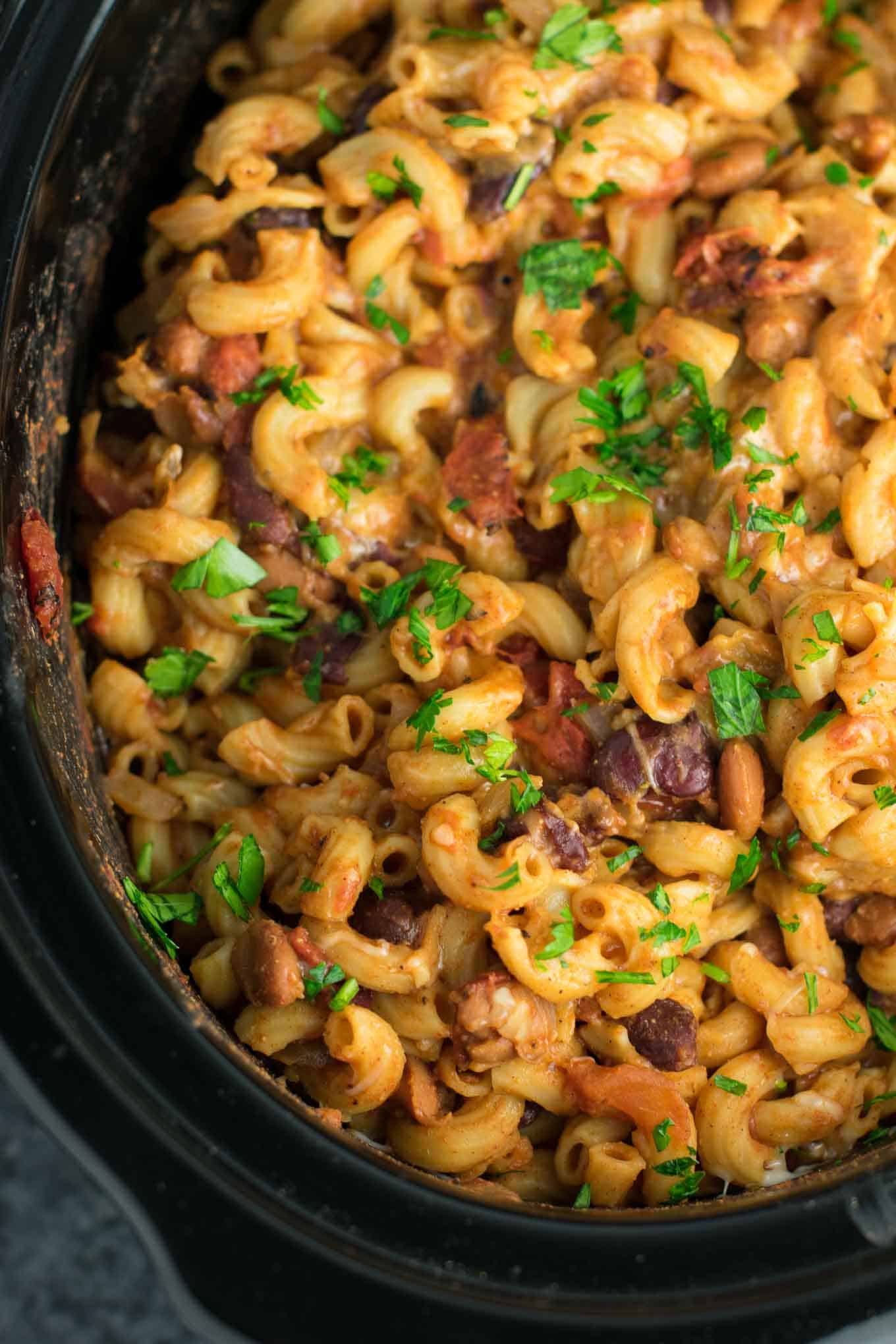 slow cooker vegetarian chili mac