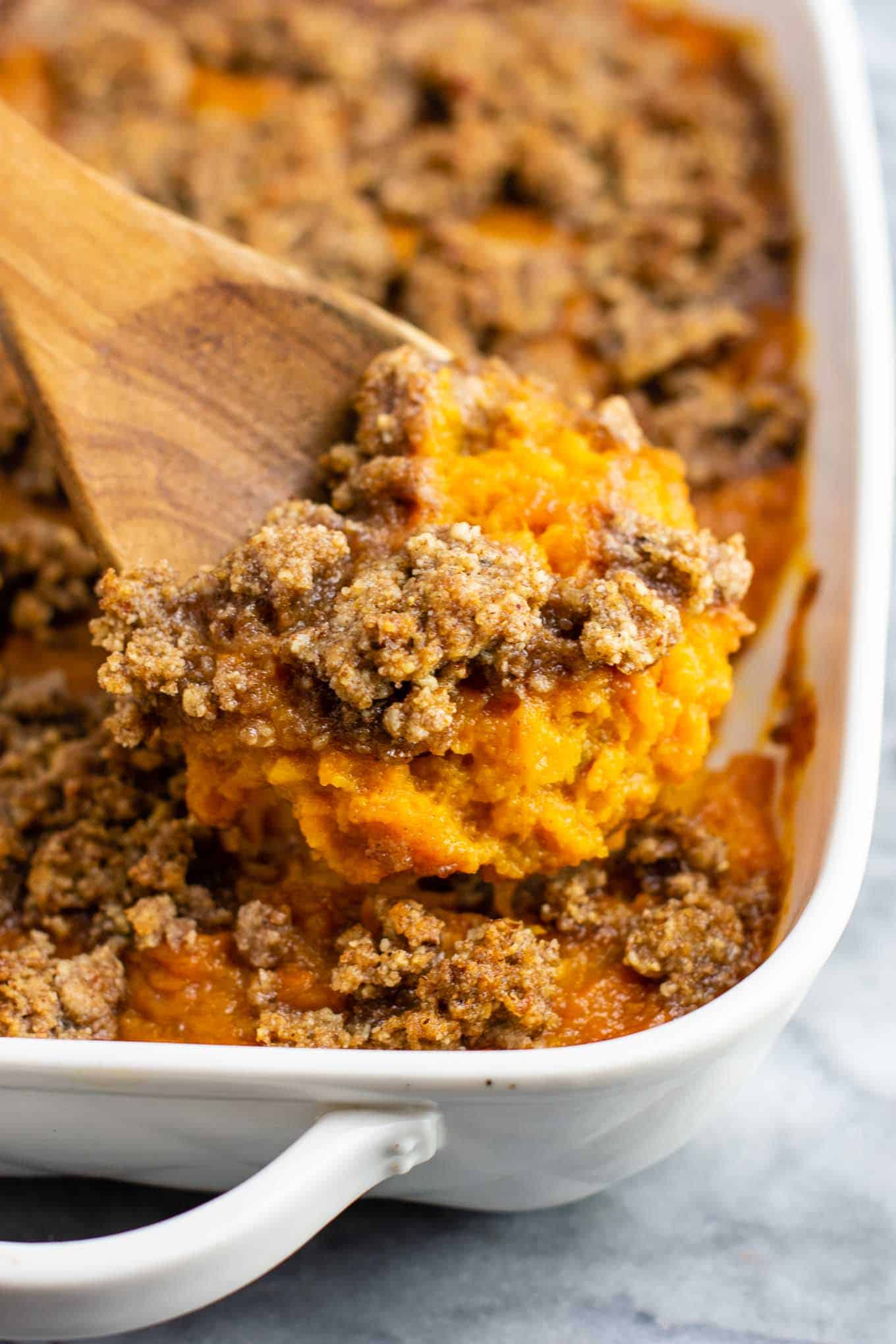 vegetarian thanksgiving menu - Sweet potato casserole with pecan topping - This tastes incredible and everyone loves it! #sweetpotatocasserole #thanksgiving #pecans #glutenfree #vegetarian