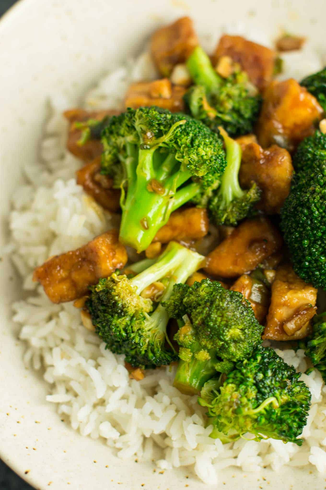 tofu and broccoli stir fry over white rice