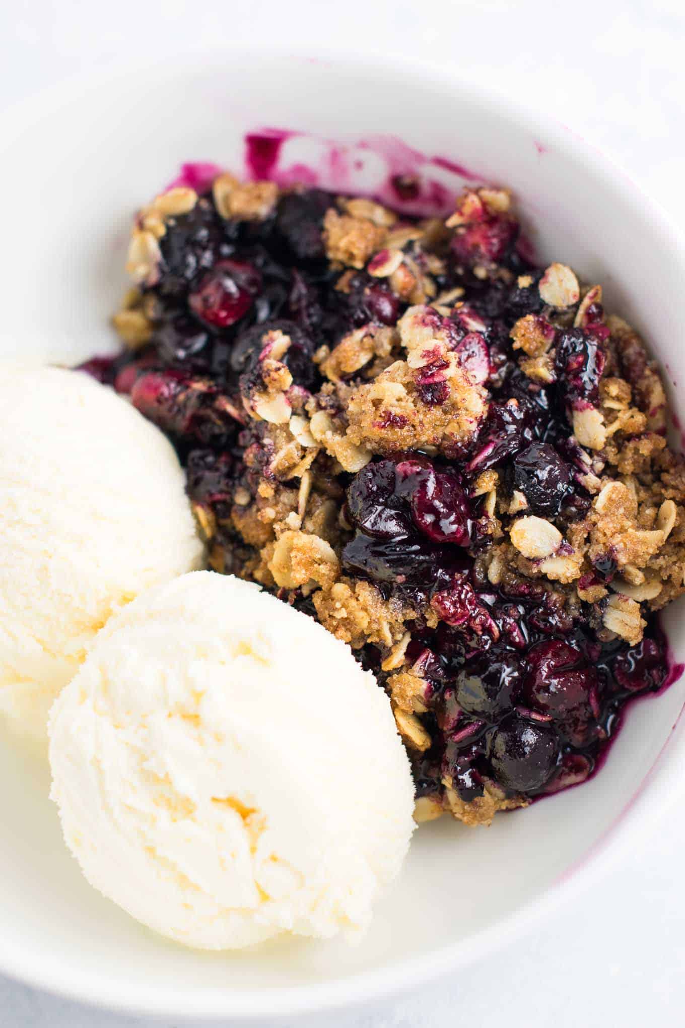 fresh cranberry recipes - This Cranberry Blueberry Crisp recipe is packed full of flavor and ready for the oven in less than 15 minutes! Gluten free and vegan. #cranberryblueberrycrisp #cranberry #dessert #vegan #glutenfree