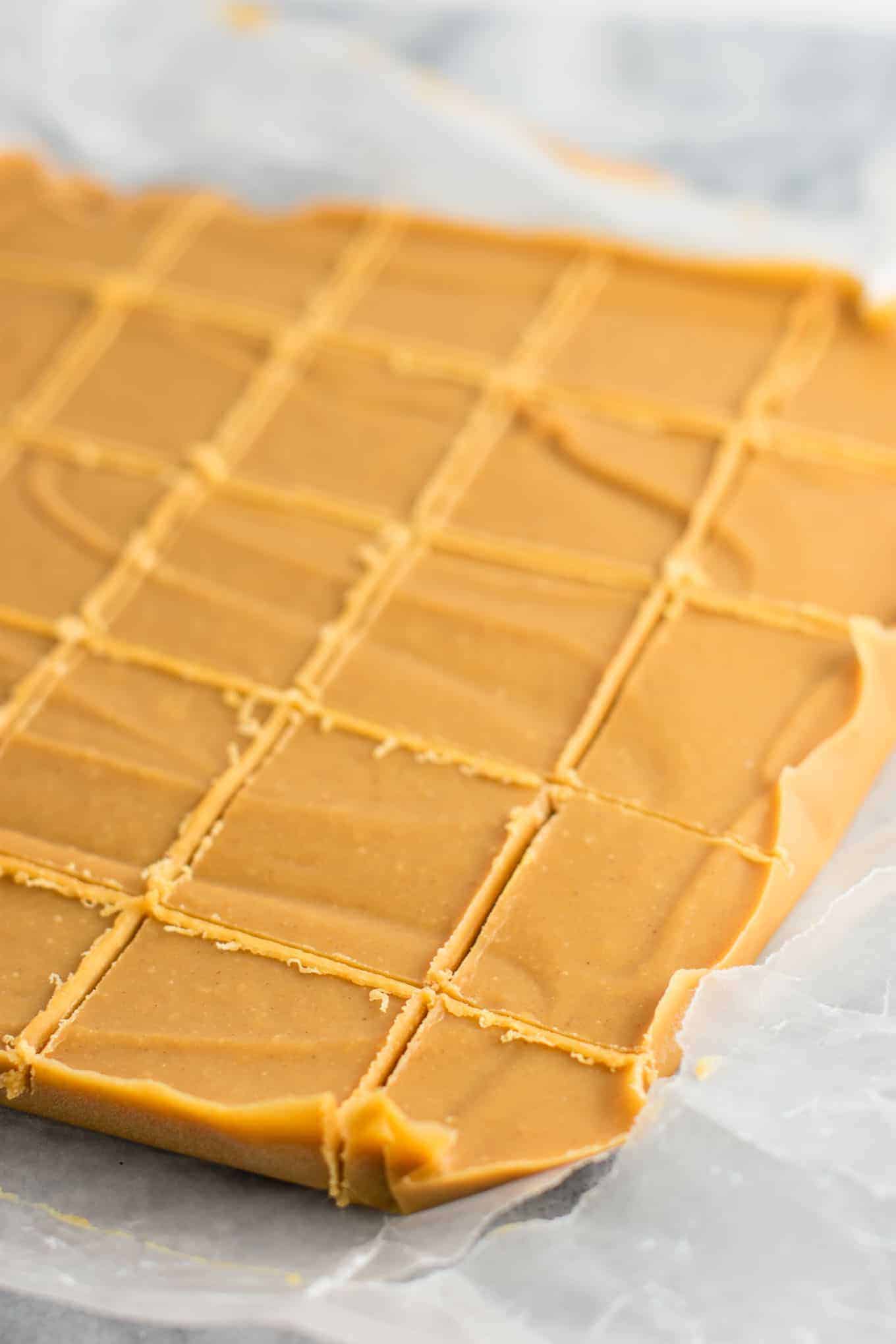 Ultimate healthy peanut butter fudge recipe (vegan, gluten free) An easy dessert you don’t have to feel guilty about! #healthyfudge #healthyveganfudge #vegandessert #peanutbutter #glutenfree #vegan