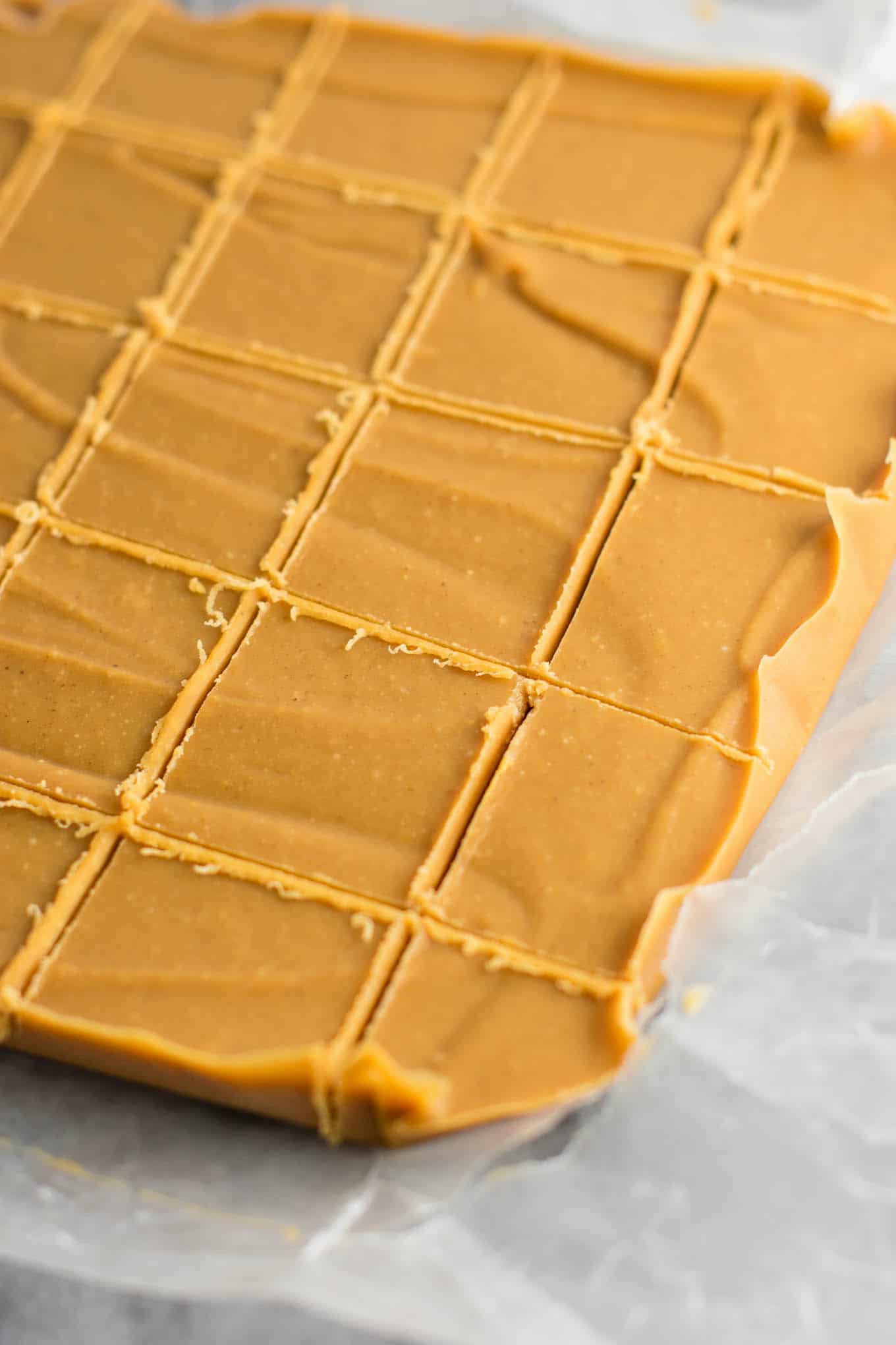 Ultimate healthy peanut butter fudge recipe (vegan, gluten free) An easy dessert you don’t have to feel guilty about! #healthyfudge #healthyveganfudge #vegandessert #peanutbutter #glutenfree #vegan