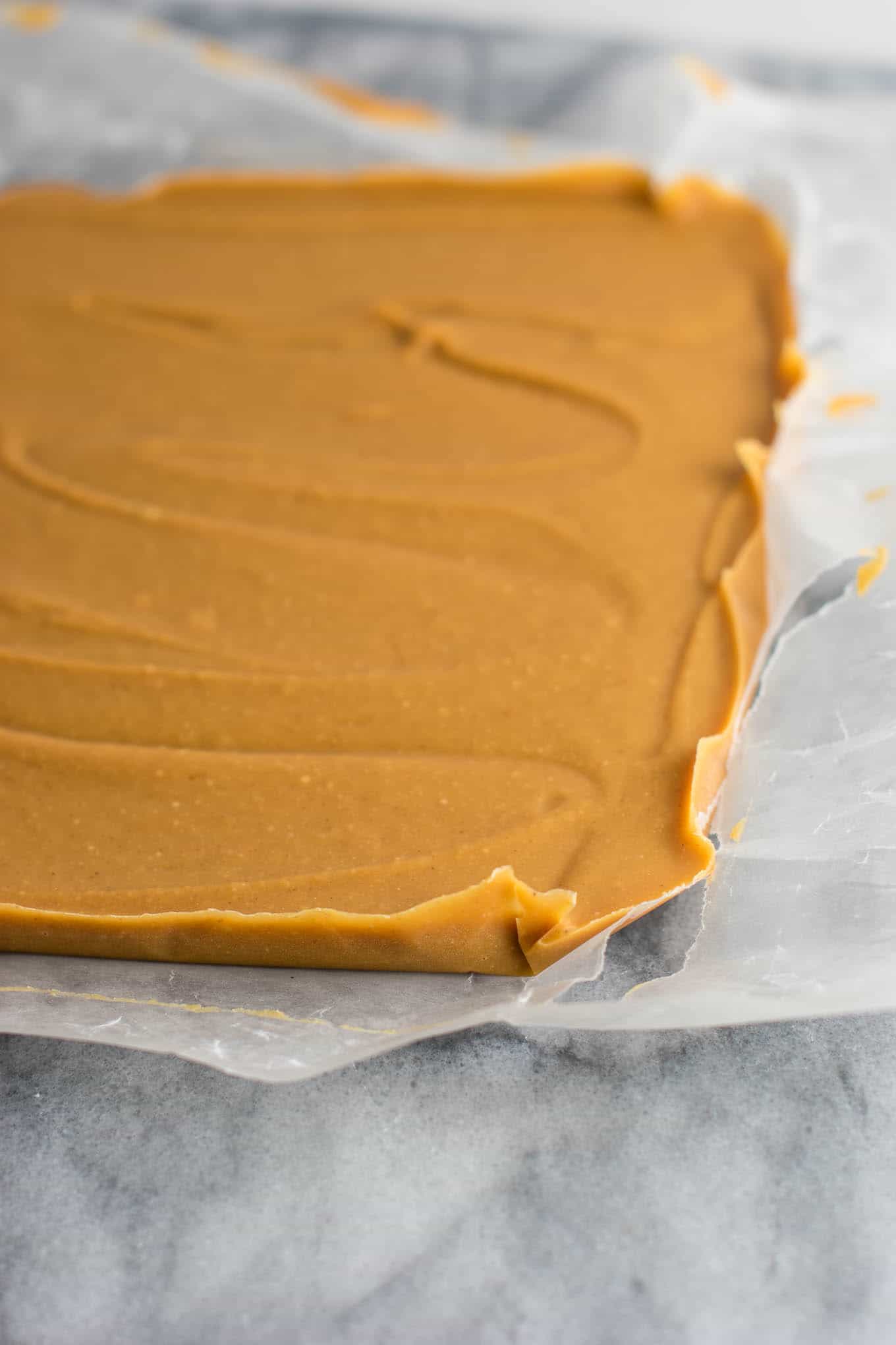 Ultimate healthy peanut butter fudge recipe (vegan, gluten free) An easy dessert you don’t have to feel guilty about! #healthyfudge #healthyveganfudge #vegandessert #peanutbutter #glutenfree #vegan