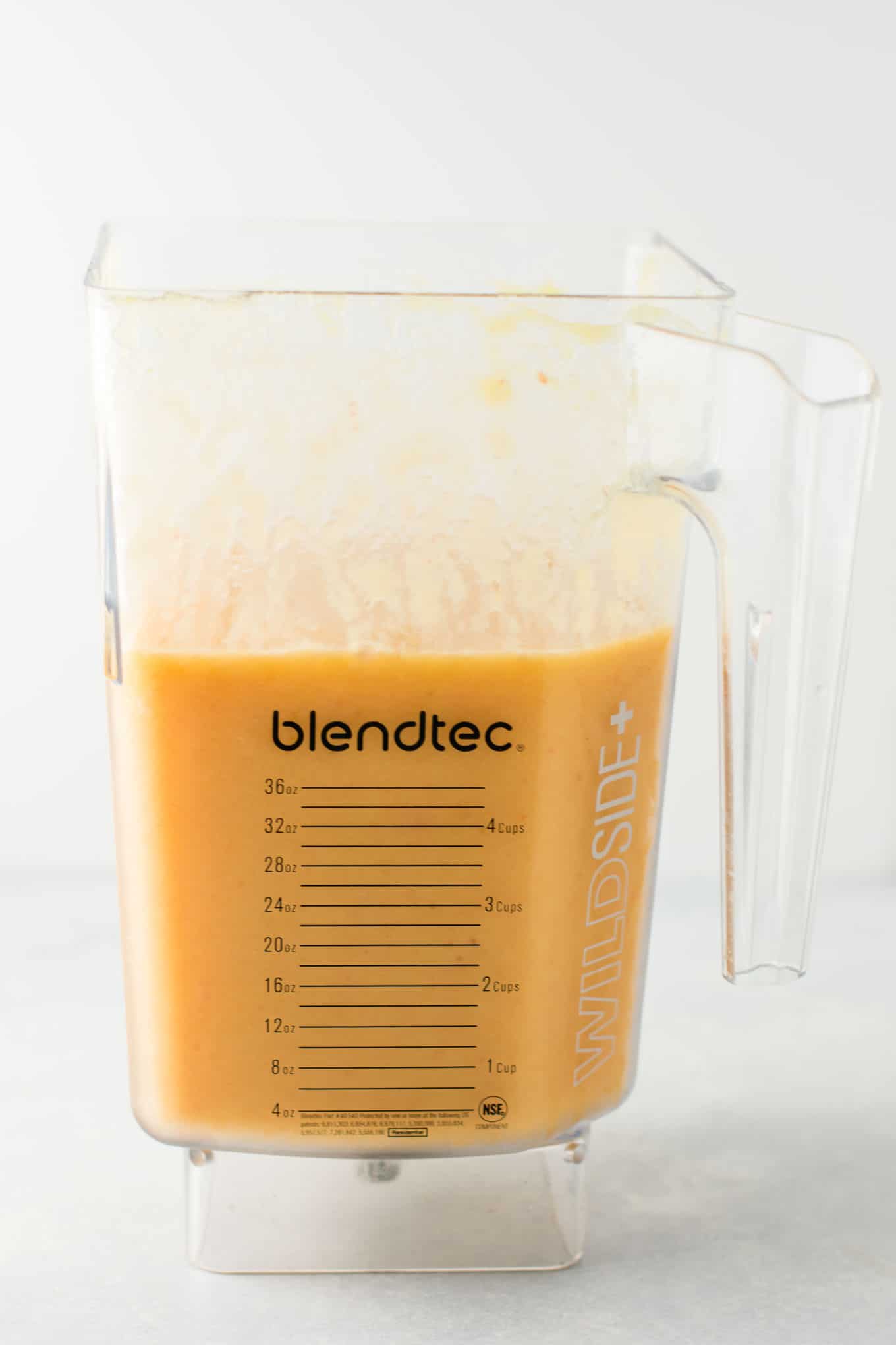 https://buildyourbite.com/wp-content/uploads/2018/01/ginger-peach-detox-smoothie-10.jpg