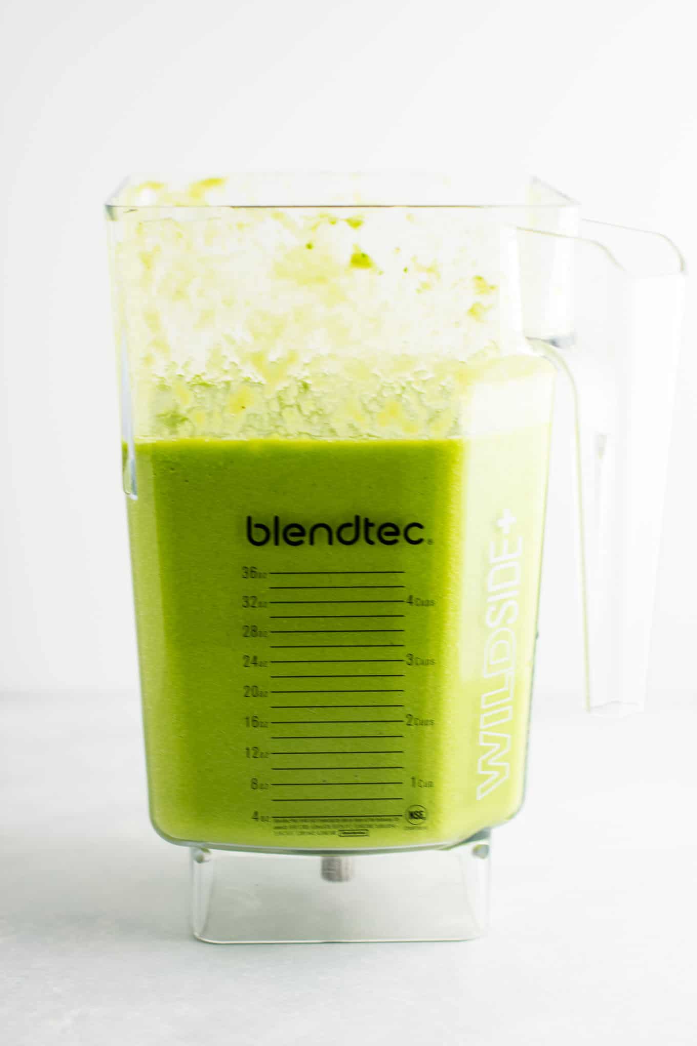 https://buildyourbite.com/wp-content/uploads/2018/01/my-favorite-green-smoothie-recipe-13.jpg