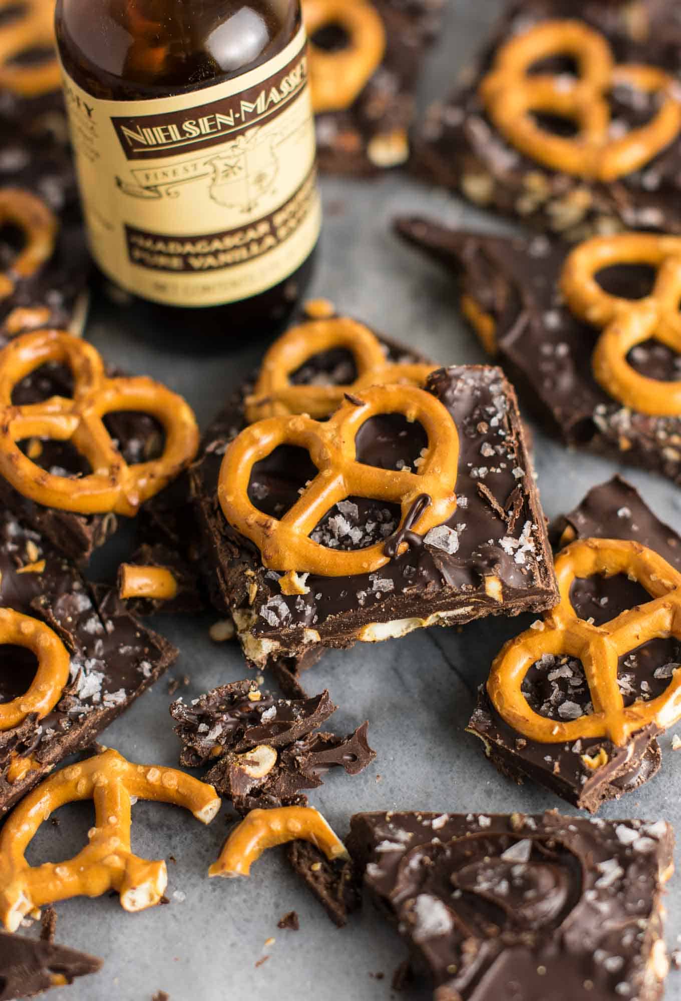 Vegan Chocolate Sea Salt Pretzel Bark Recipe (gluten free.) An indulgent healthy dessert that is so addicting! #vegan #veganpretzelbark #dessert #chocolate #healthy #vegandessert 