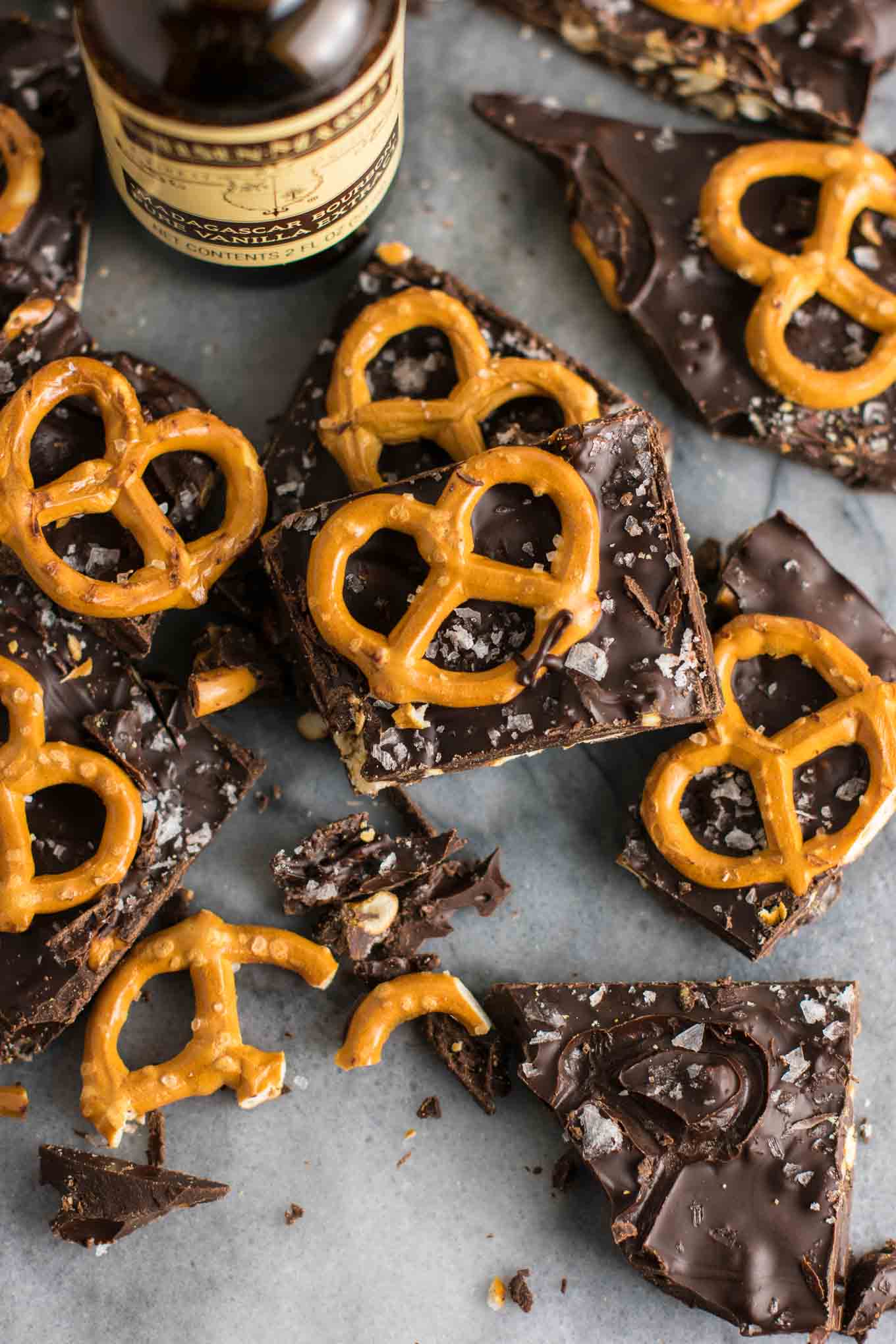 Vegan Chocolate Sea Salt Pretzel Bark Recipe (gluten free.) An indulgent healthy dessert that is so addicting! #vegan #veganpretzelbark #dessert #chocolate #healthy #vegandessert