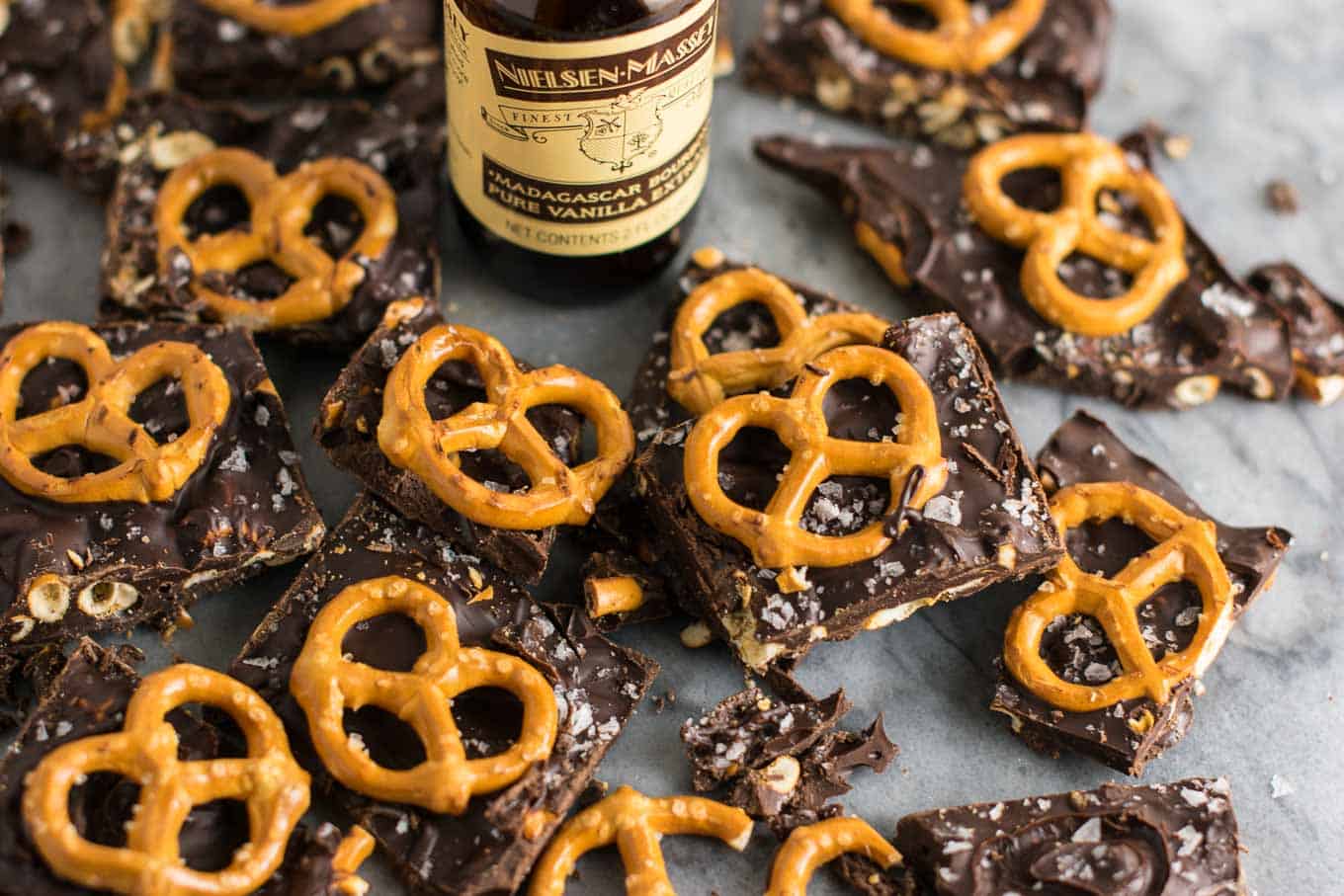 Vegan Chocolate Sea Salt Pretzel Bark Recipe (gluten free.) An indulgent healthy dessert that is so addicting! #vegan #veganpretzelbark #dessert #chocolate #healthy #vegandessert