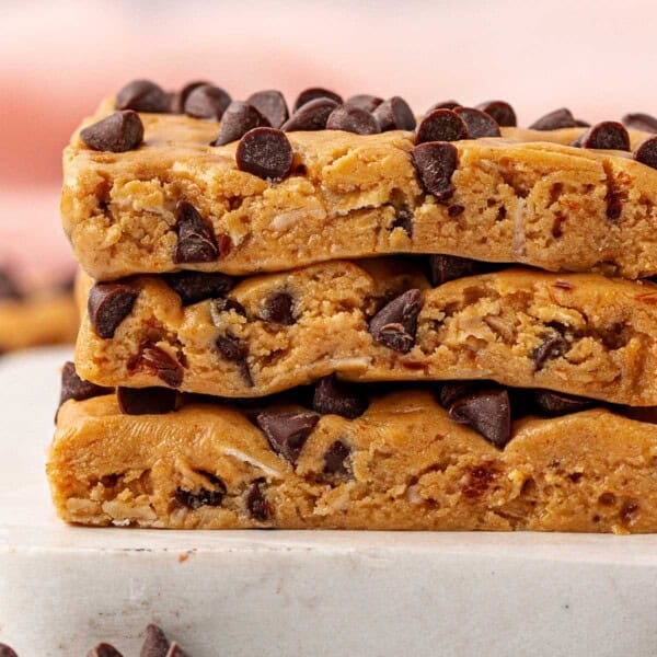 peanut butter chocolate chip protein bars