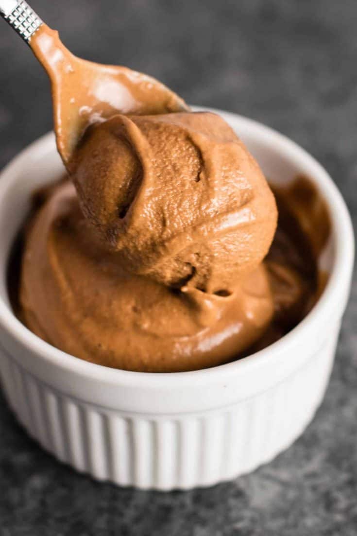 4 ingredient chocolate banana ice cream - healthy and so easy to make! Kids love this and adults will too! #healthy #icecream #dessert #vegan #chocolate #vegandessert #bananaicecream #nicecream