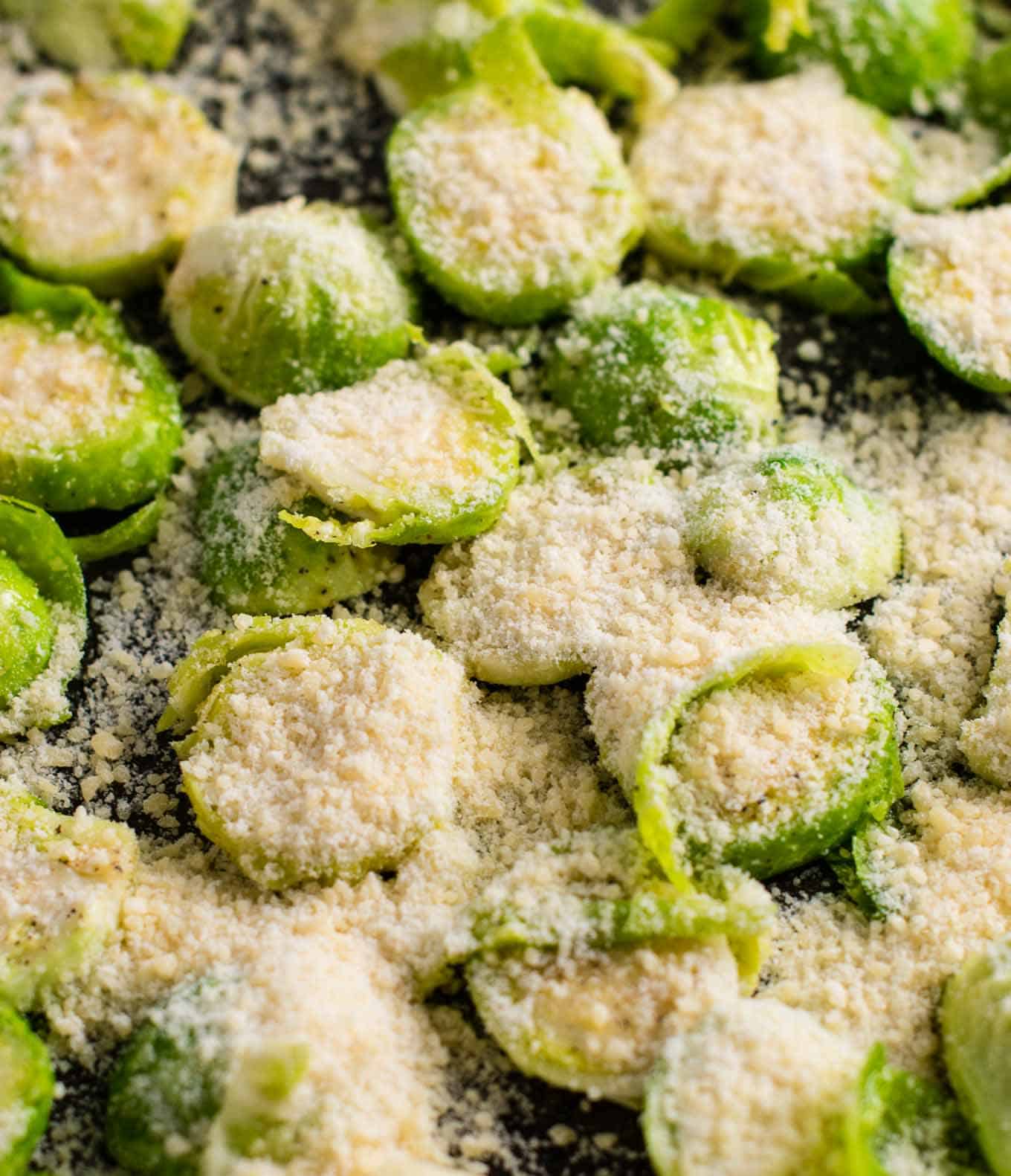 brussel sprout recipe these are so good I could eat the whole pan myself! #brusselsprouts #brusselsproutchips #dinner #sidedish #vegetarian