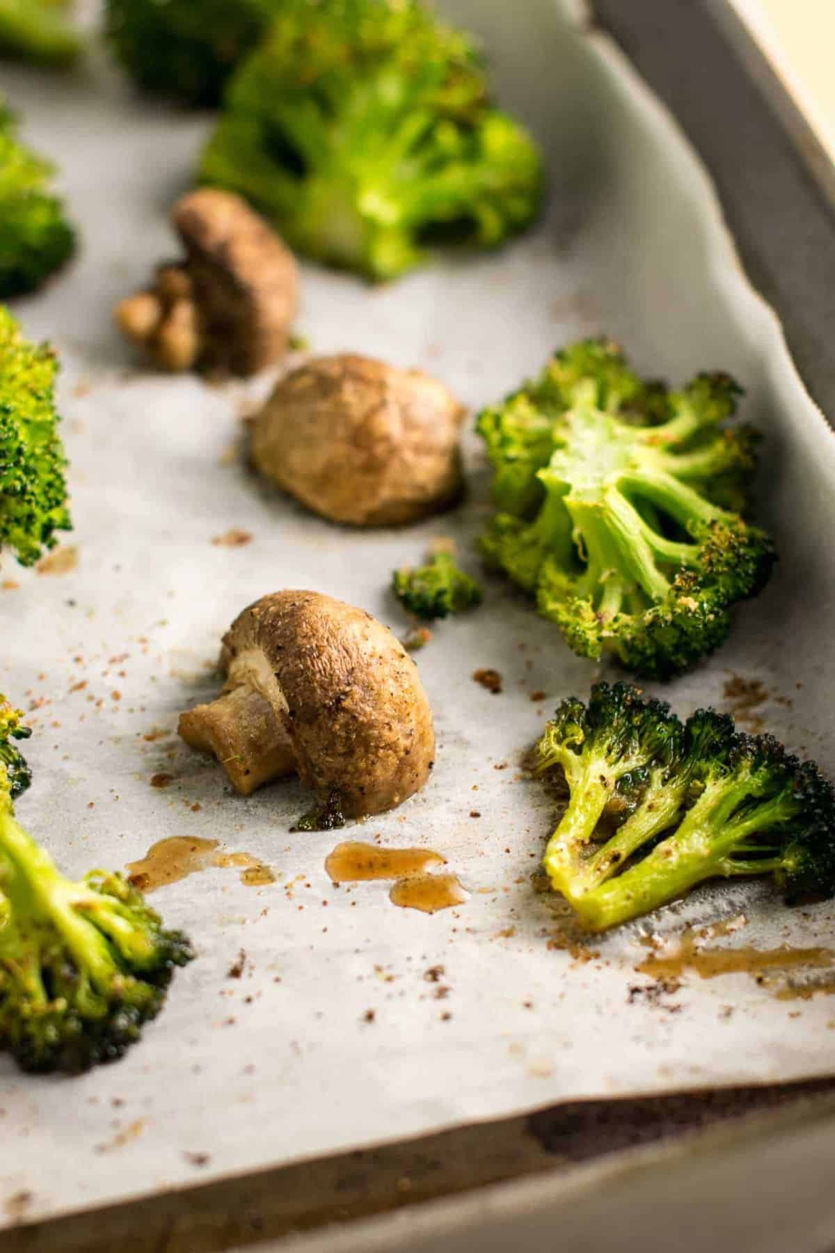 Roasted broccoli and mushrooms recipe - easy side dish! This was so easy and really good. We will be making it a lo! #broccoliandmushrooms #vegan #sidedish #dinner #glutenfree #broccoli #mushrooms #easysidedish #mushrooms