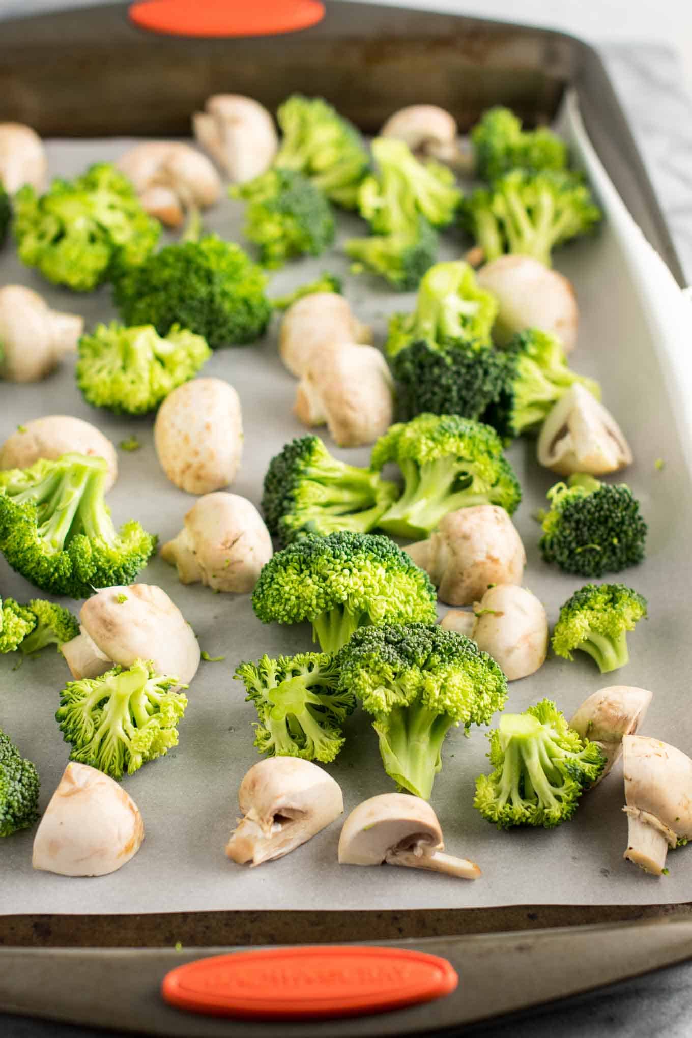  Roasted broccoli and mushrooms recipe - easy side dish! This was so easy and really good. We will be making it a lo! #broccoliandmushrooms #vegan #sidedish #dinner #glutenfree #broccoli #mushrooms #easysidedish #mushrooms