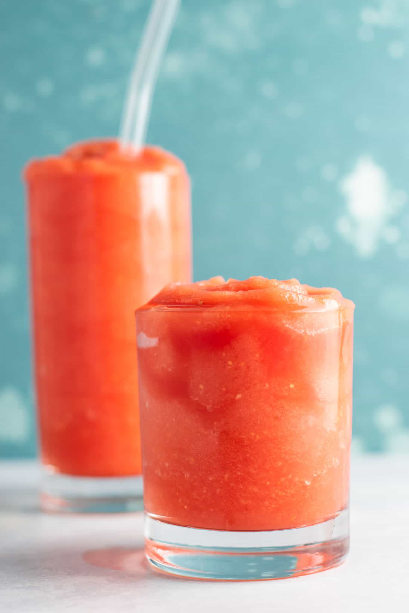 Watermelon gin slushies - the perfect way to cool off this summer! #watermeon #gin #slushies #drinks #healthy #watermelonslushie #vegan 