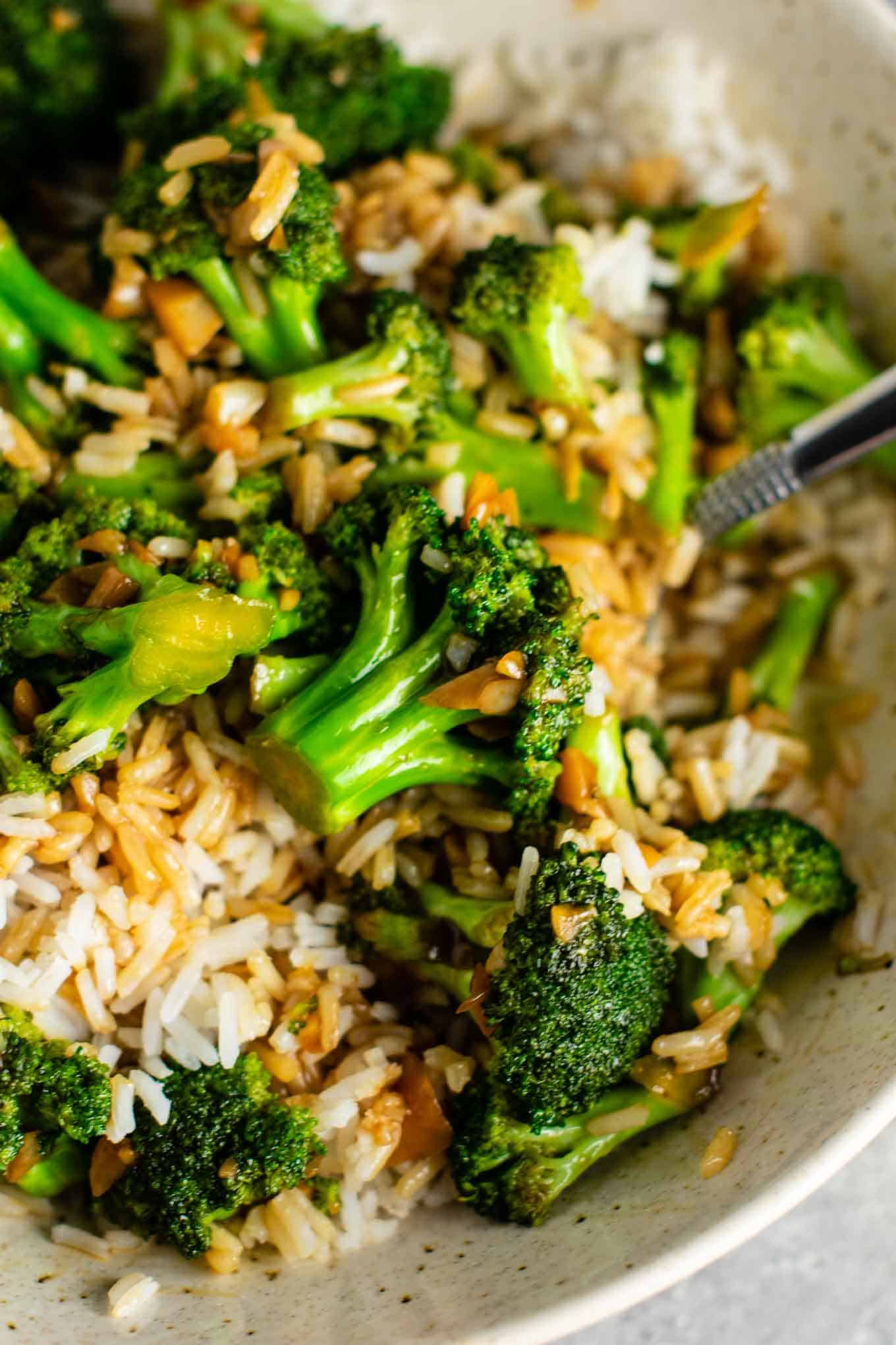 Recette de brocoli chinois à la sauce à l'ail