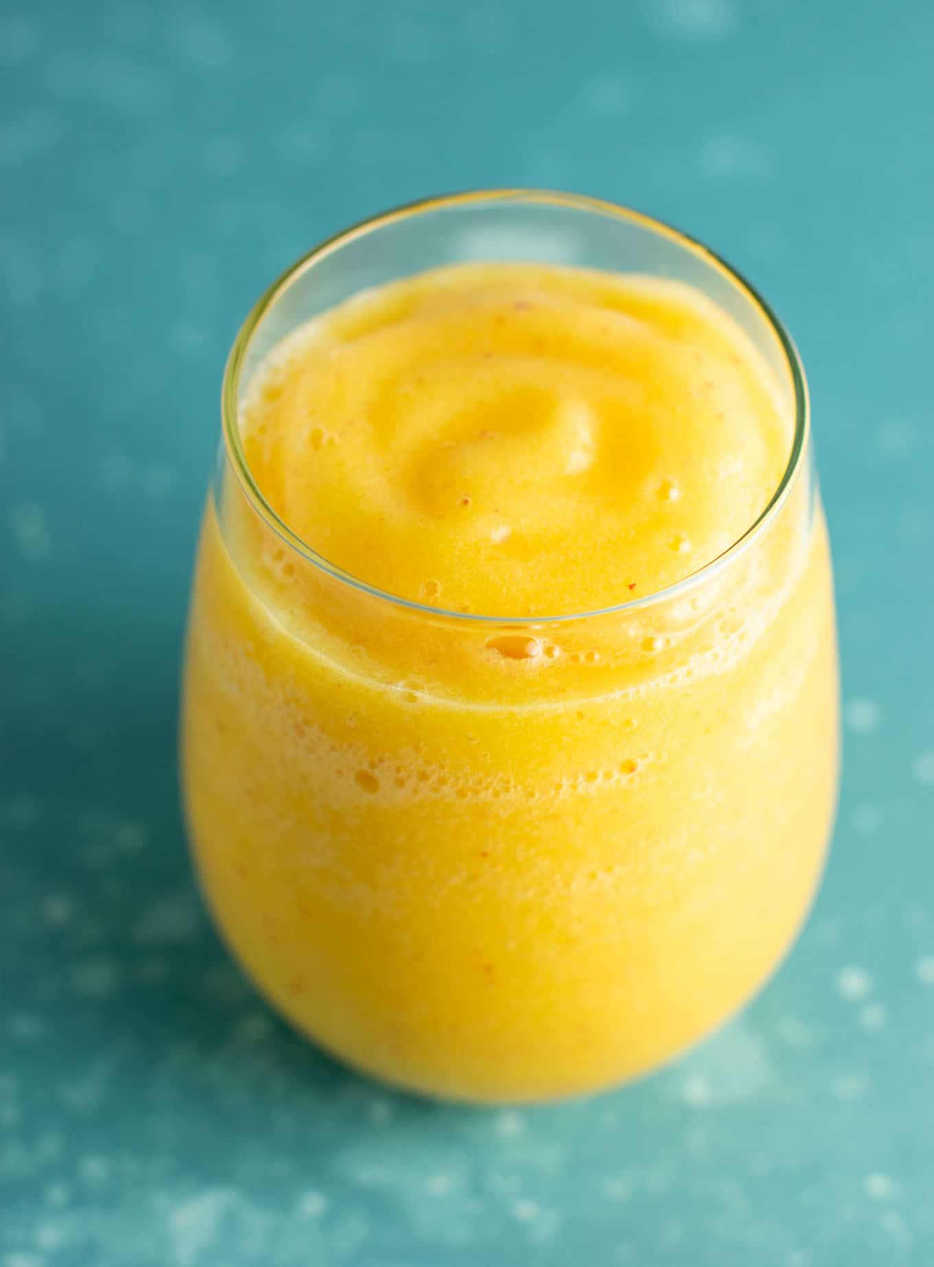 These peach moscato slushies are my favorite! #peach #moscato #slushies #drinks #healthy #summer