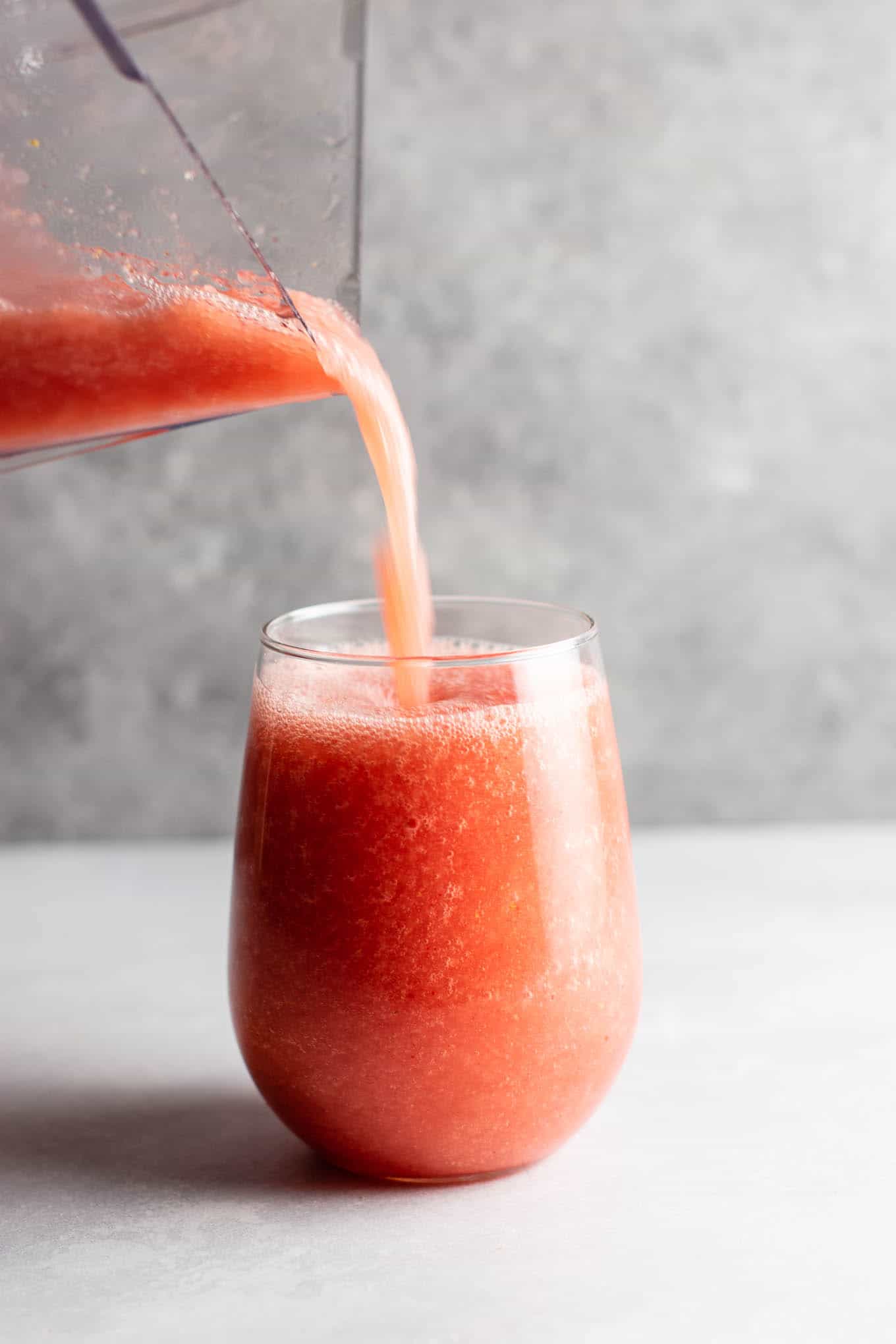 Watermelon alcoholic drink – these white wine slushies are perfect for summer! #whitewineslushie #whitewineslushies #slushierecipe #watermelon #drink #summer #alcohol