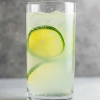 How to make gin rickey recipe – classic favorite + it’s a healthy alcoholic drink! #ginrickey #healthydrink #healthyalcoholicdrink #gin #gindrink #drinks #healthylifestyle