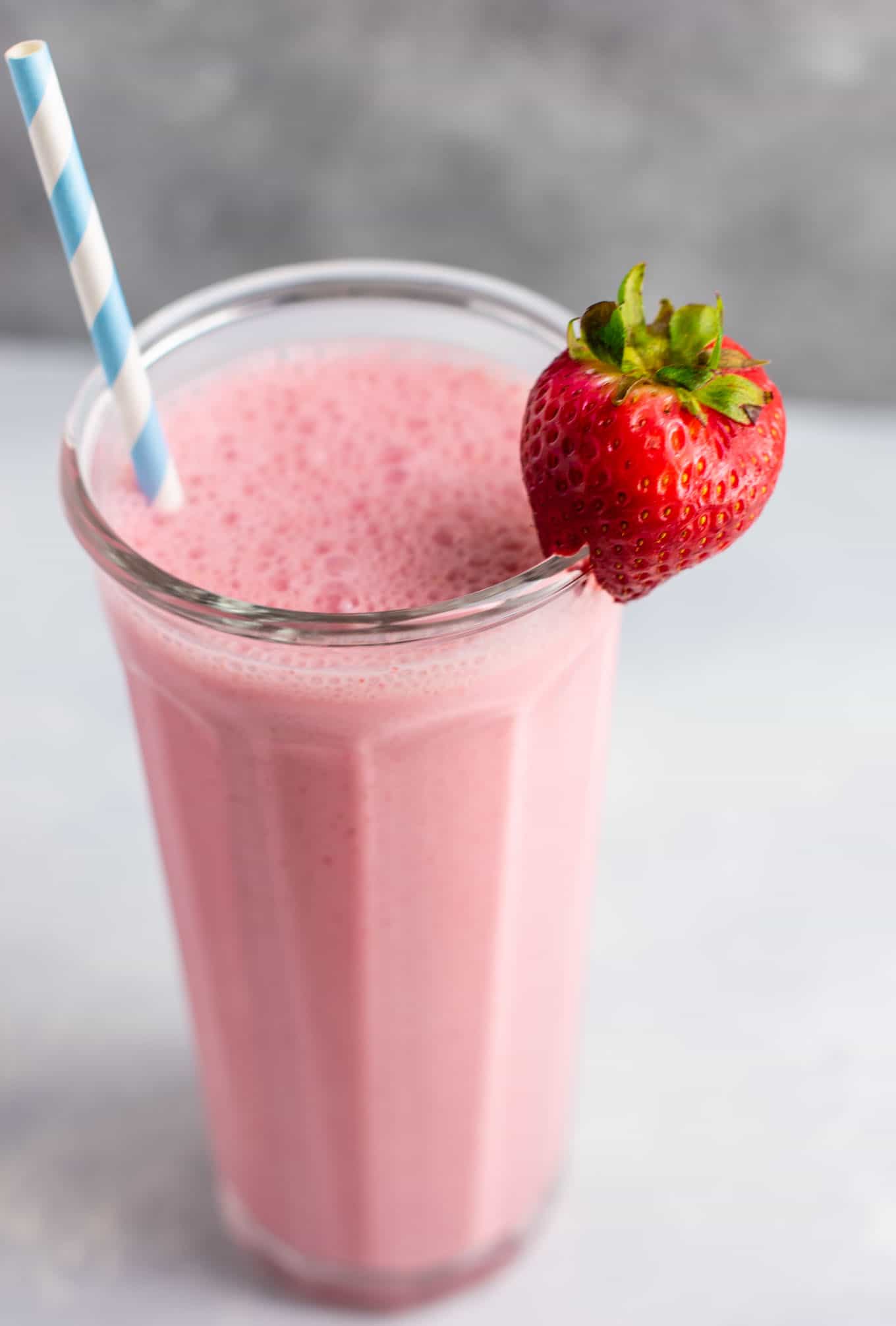 Easy Strawberry Smoothie Recipe - Build Your Bite