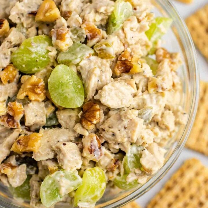 Vegan chicken salad with grapes and pecans. This is so good! I am obsessed! #vegan #veganlunch #veganmealprep #veganchickensalad #meatless #vegetarian #vegandinner #veganchicken