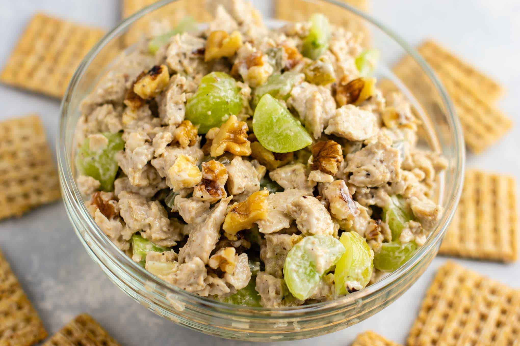 Vegan chicken salad with grapes and pecans. This is so good! I am obsessed! #vegan #veganlunch #veganmealprep #veganchickensalad #meatless #vegetarian #vegandinner #veganchicken